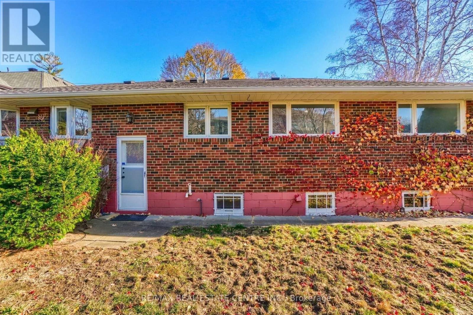 585 Indian Road N, Mississauga, Ontario  L5H 1R1 - Photo 15 - W13562344