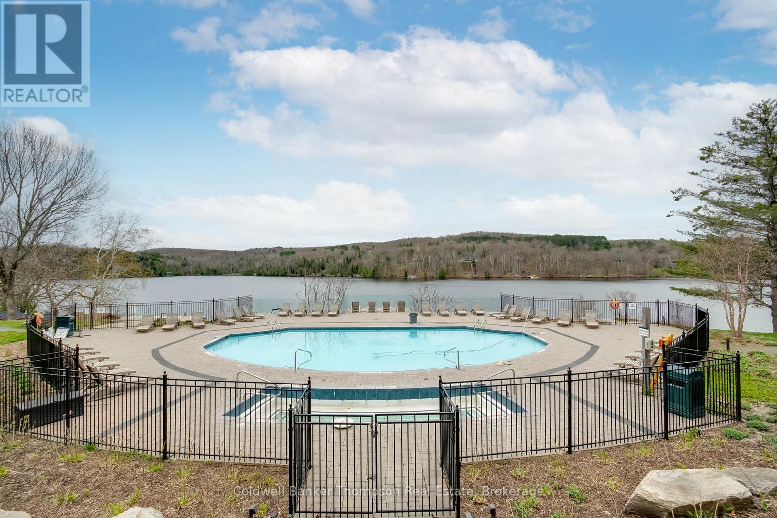 403 - 25 Pen Lake Point Road, Huntsville, Ontario P1H 1A9 - Photo 3 - X13562442