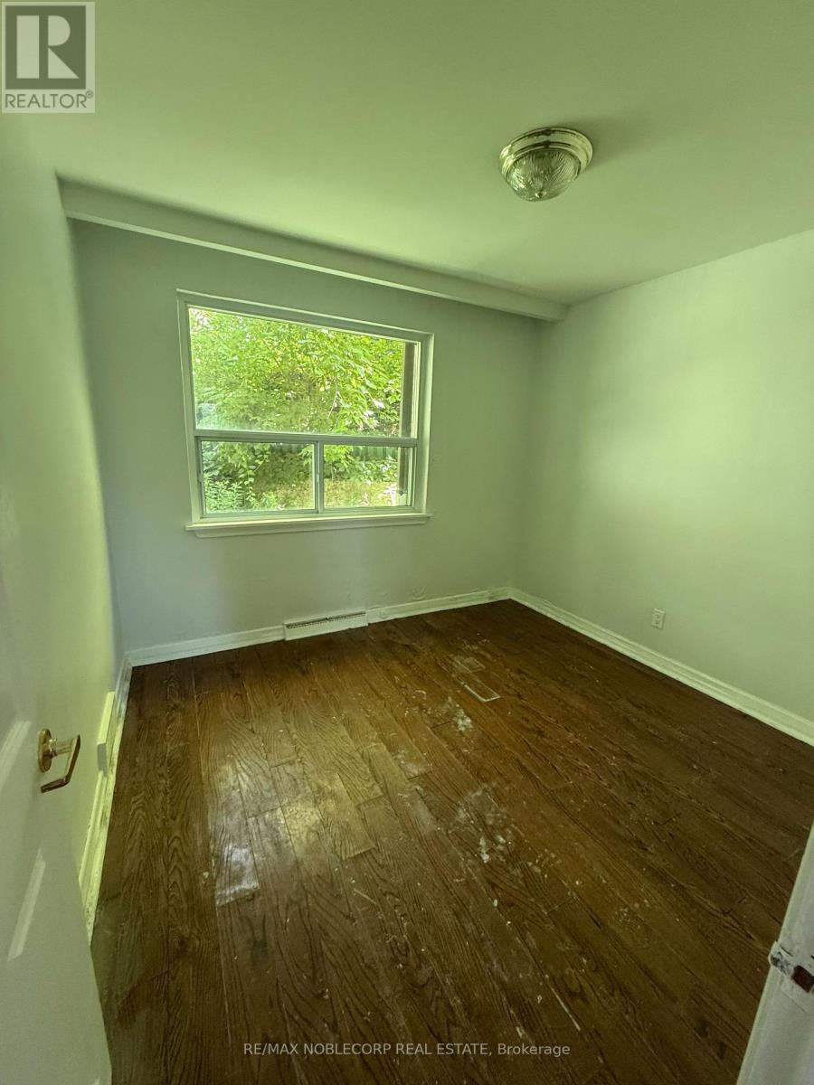 832 Davenport Road, Toronto, Ontario M6G 2B6 - Photo 10 - C13562374