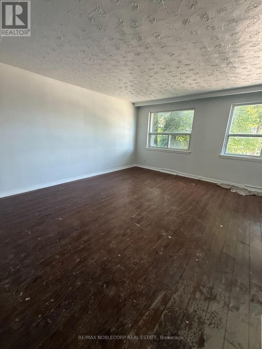 832 Davenport Road, Toronto, Ontario M6G 2B6 - Photo 12 - C13562374