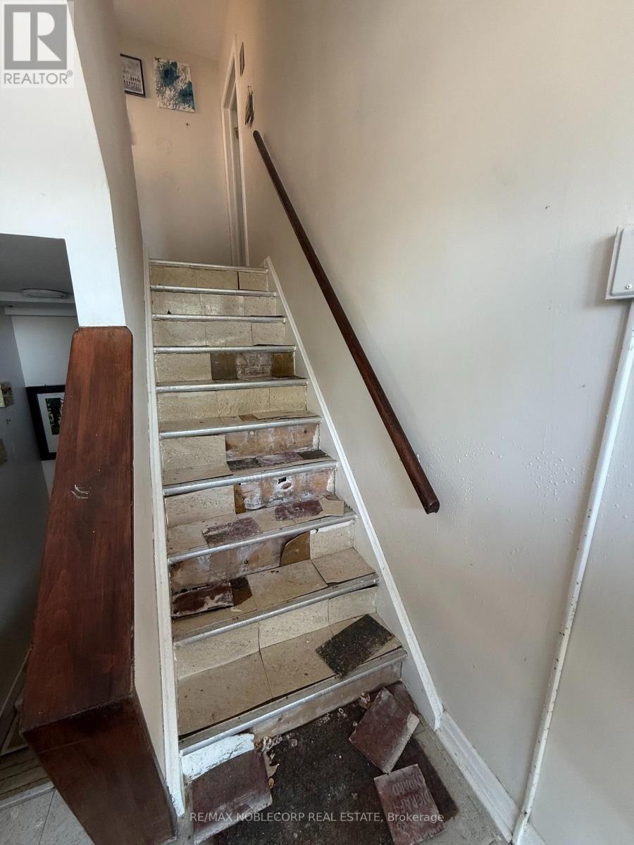 832 Davenport Road, Toronto, Ontario M6G 2B6 - Photo 15 - C13562374