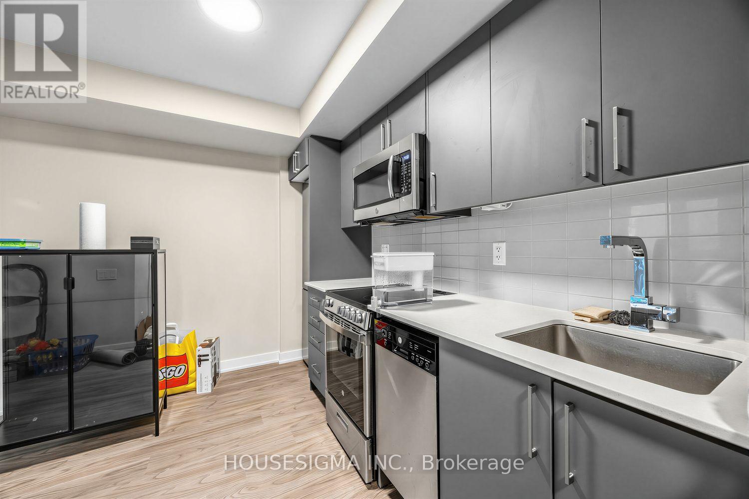 7 - 38 Monte Kwinter Court, Toronto, Ontario  M3H 0E2 - Photo 11 - C13562436
