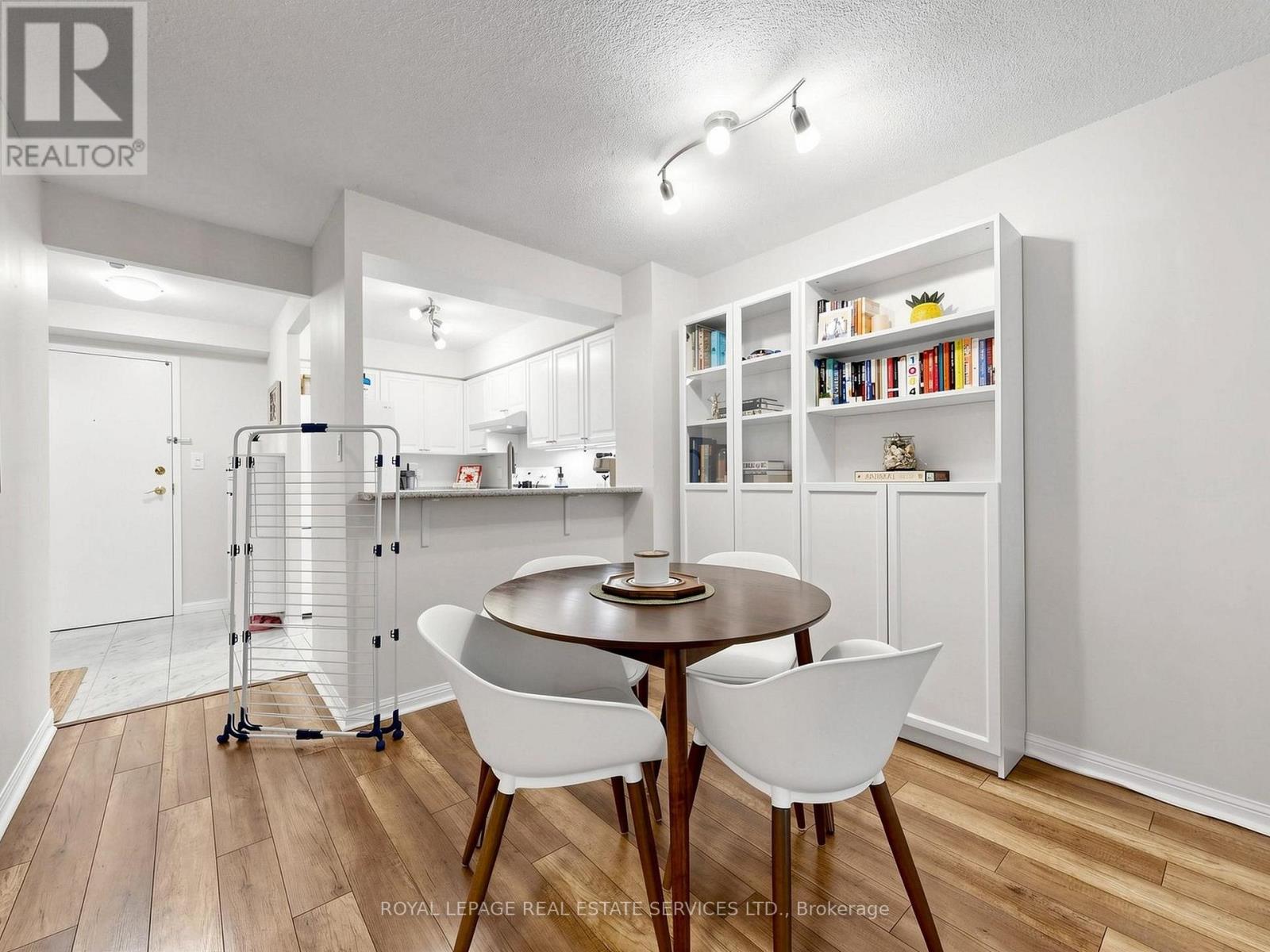 203 - 398 Eglinton Avenue, Toronto, Ontario  M4P 3H8 - Photo 13 - C13562468