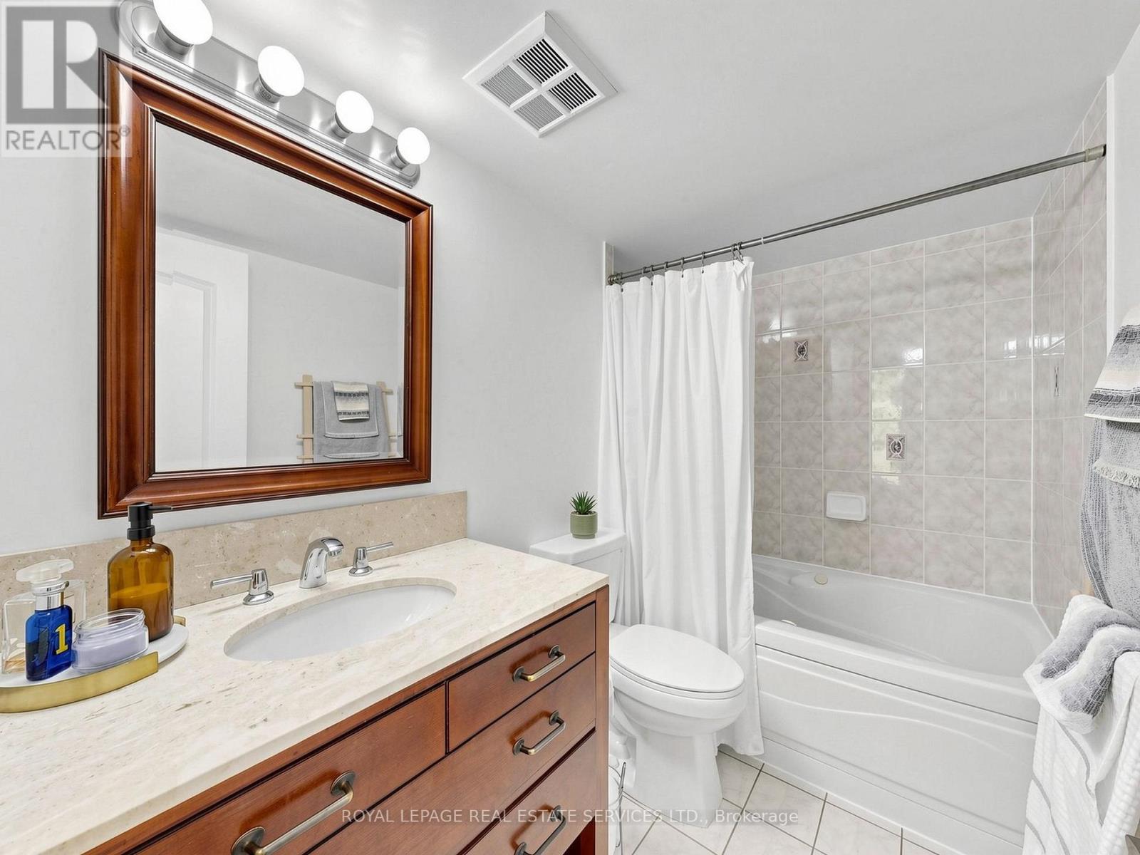 203 - 398 Eglinton Avenue, Toronto, Ontario  M4P 3H8 - Photo 25 - C13562468