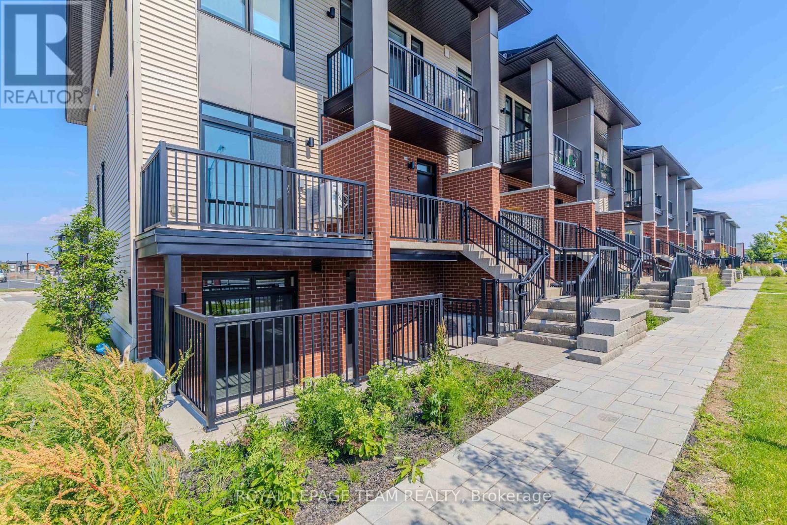 4787A BANK STREET, Ottawa, Ontario