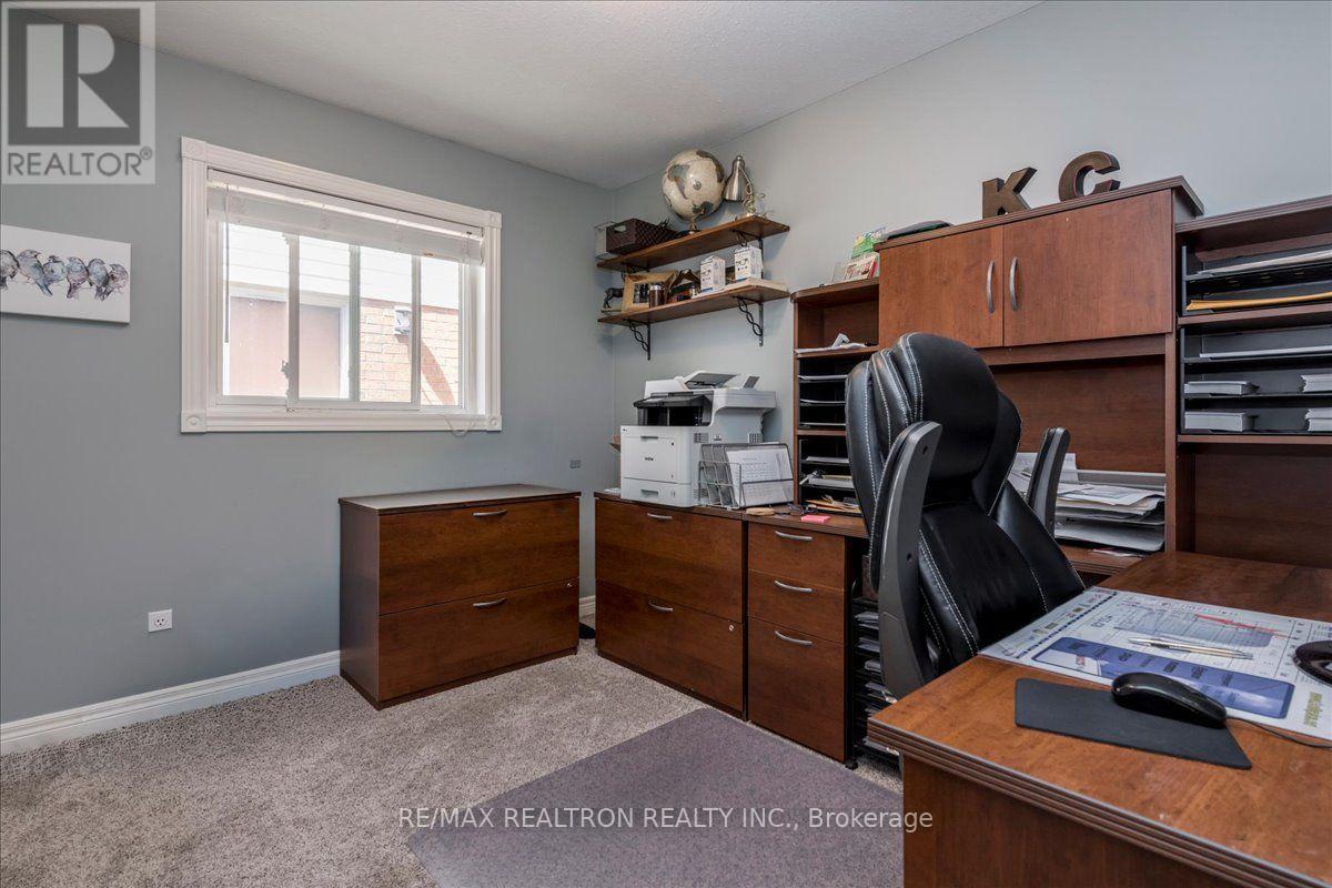 34 O'shaughnessy Crescent, Barrie, Ontario  L4N 7L8 - Photo 15 - S13562598