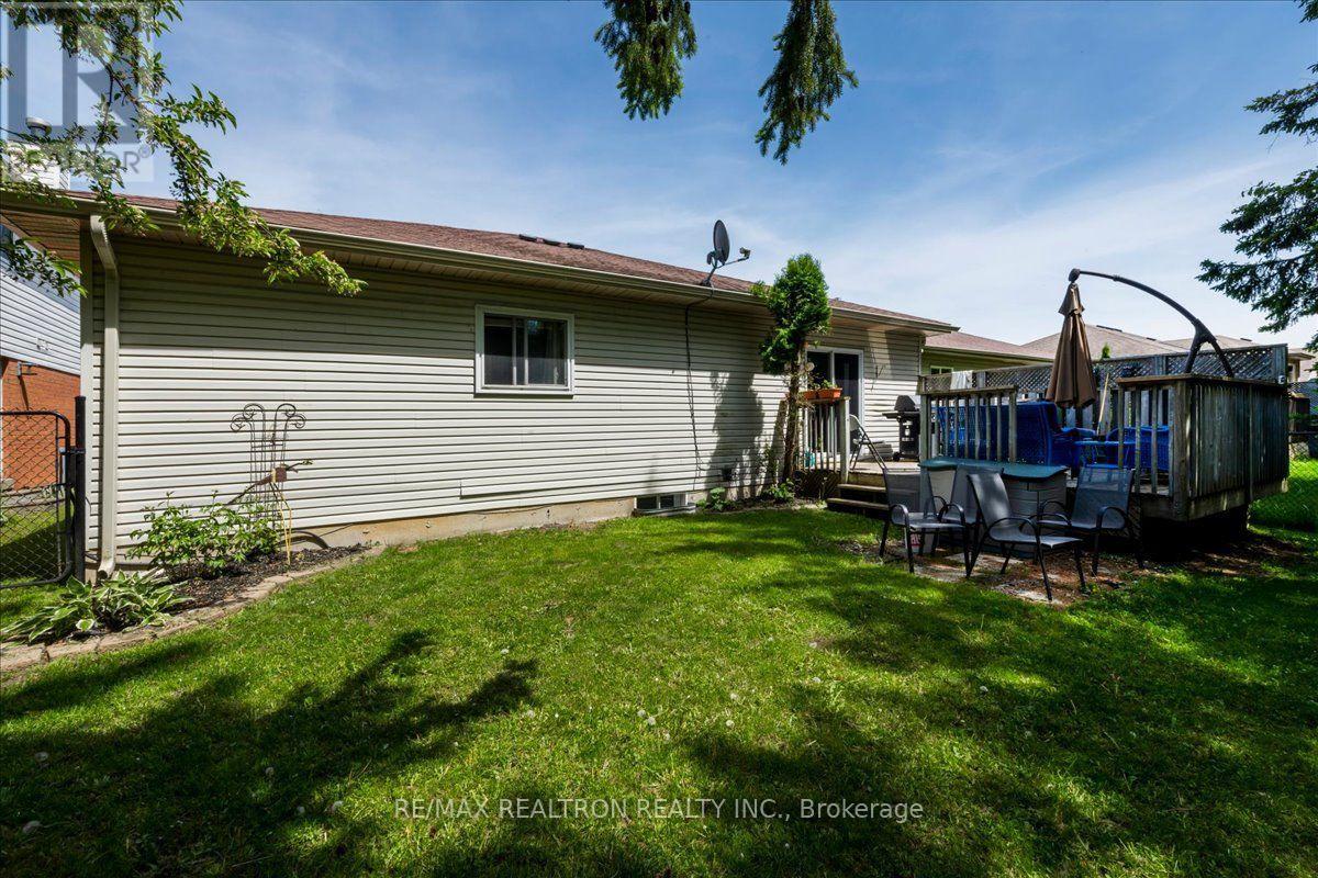 34 O'shaughnessy Crescent, Barrie, Ontario  L4N 7L8 - Photo 26 - S13562598