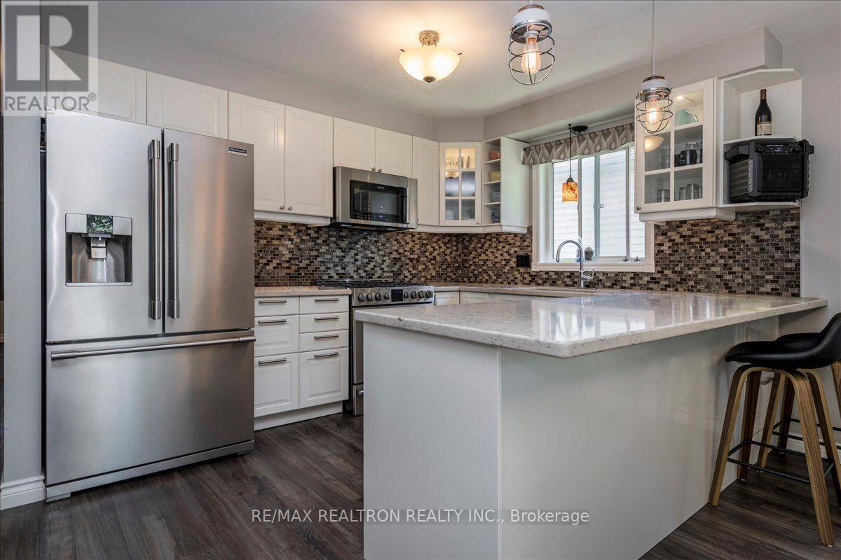34 O'shaughnessy Crescent, Barrie, Ontario  L4N 7L8 - Photo 6 - S13562598