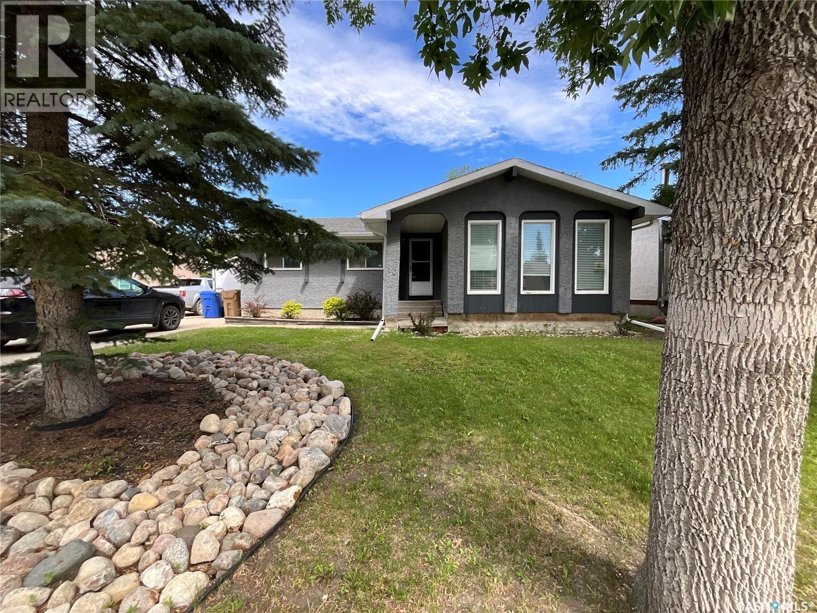 10 Mackenzie Crescent, Regina, Saskatchewan  S4N 5G5 - Photo 2 - SK042538