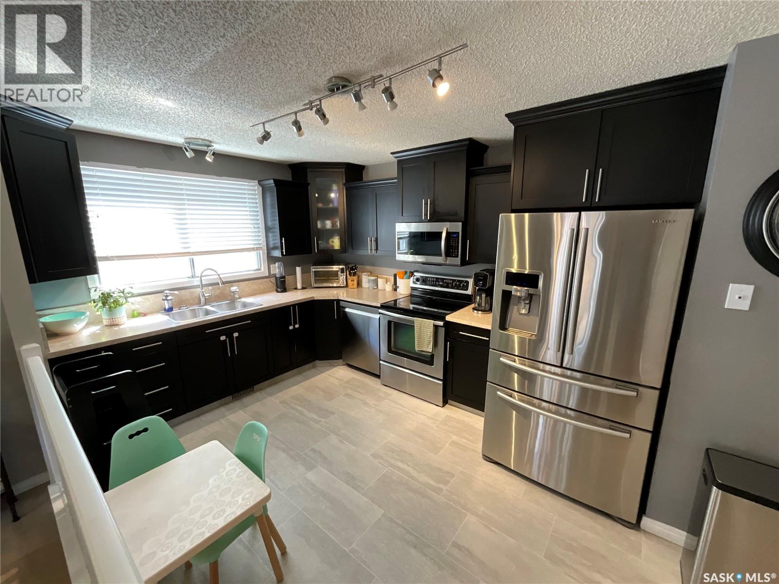 10 Mackenzie Crescent, Regina, Saskatchewan  S4N 5G5 - Photo 7 - SK042538