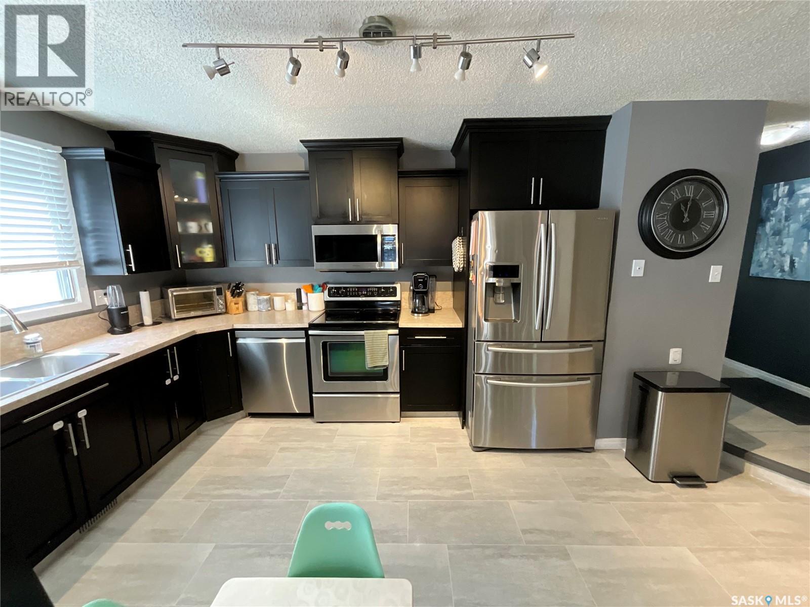 10 Mackenzie Crescent, Regina, Saskatchewan  S4N 5G5 - Photo 9 - SK042538