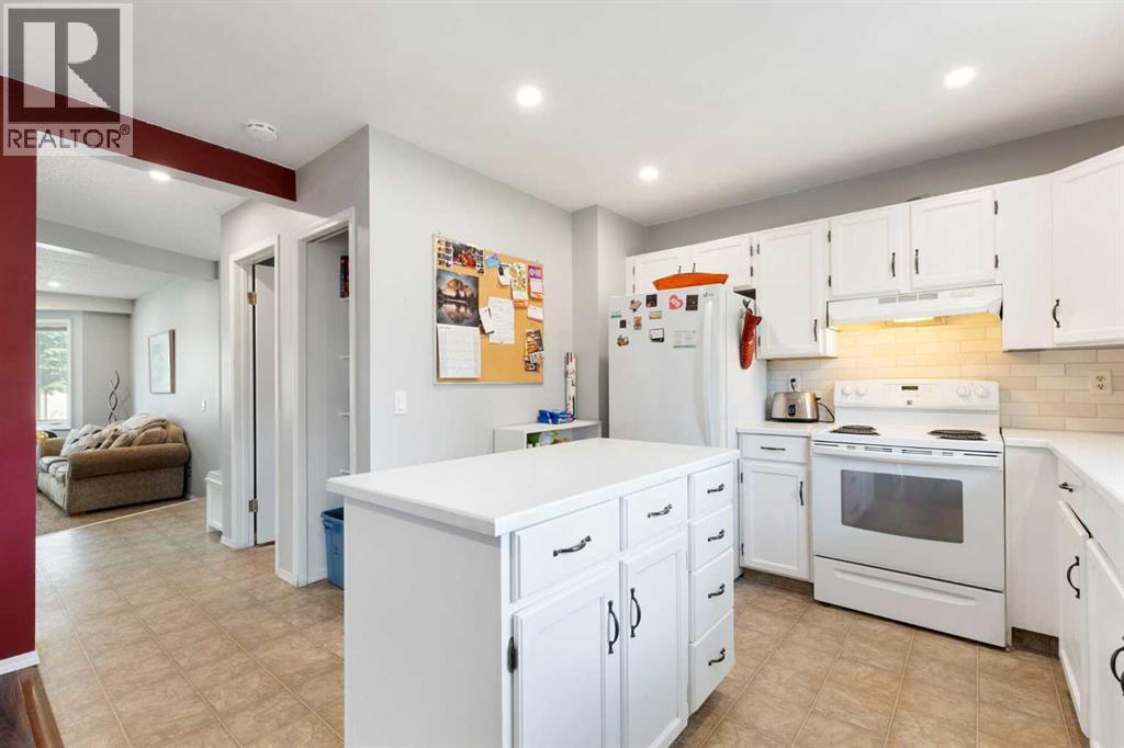 95 Riverbrook Road SE, Calgary, Alberta  T2C 3P7 - Photo 8 - A2327989