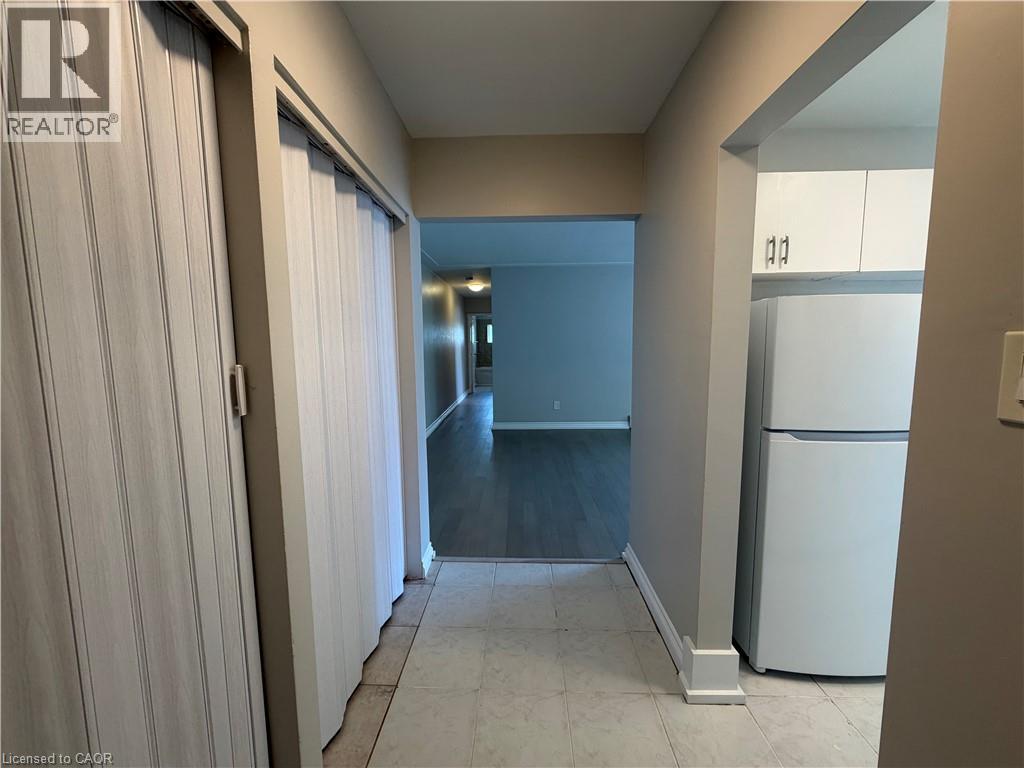 122 Sixth Avenue Unit# 203, Kitchener, Ontario  N2C 1R1 - Photo 2 - 40847962