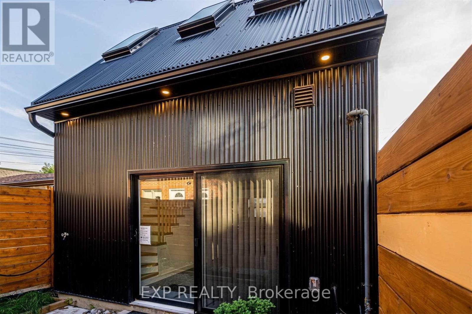 452 Montrose Avenue, Toronto, Ontario  M6G 3H1 - Photo 27 - C13562684