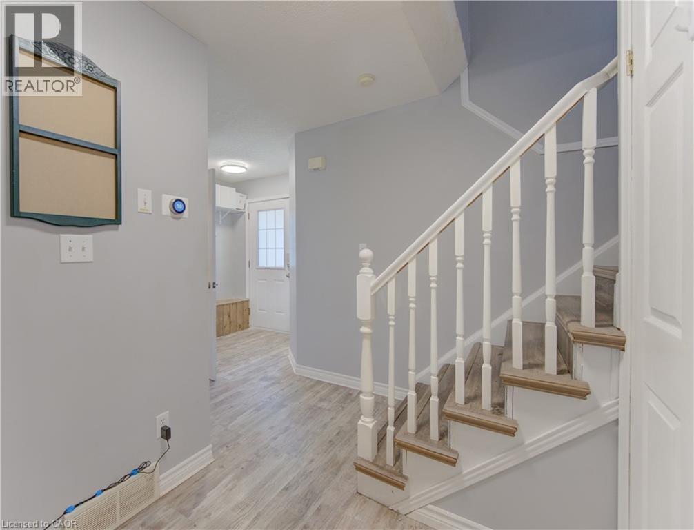 39 Chantilly Street, Kitchener, Ontario  N2R 1V7 - Photo 3 - 40847964