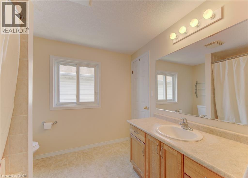 39 Chantilly Street, Kitchener, Ontario  N2R 1V7 - Photo 29 - 40847964