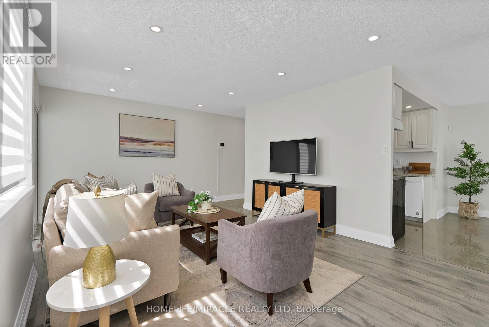 112 - 350 Webb Drive, Mississauga, Ontario  L5B 3W4 - Photo 8 - W13561454