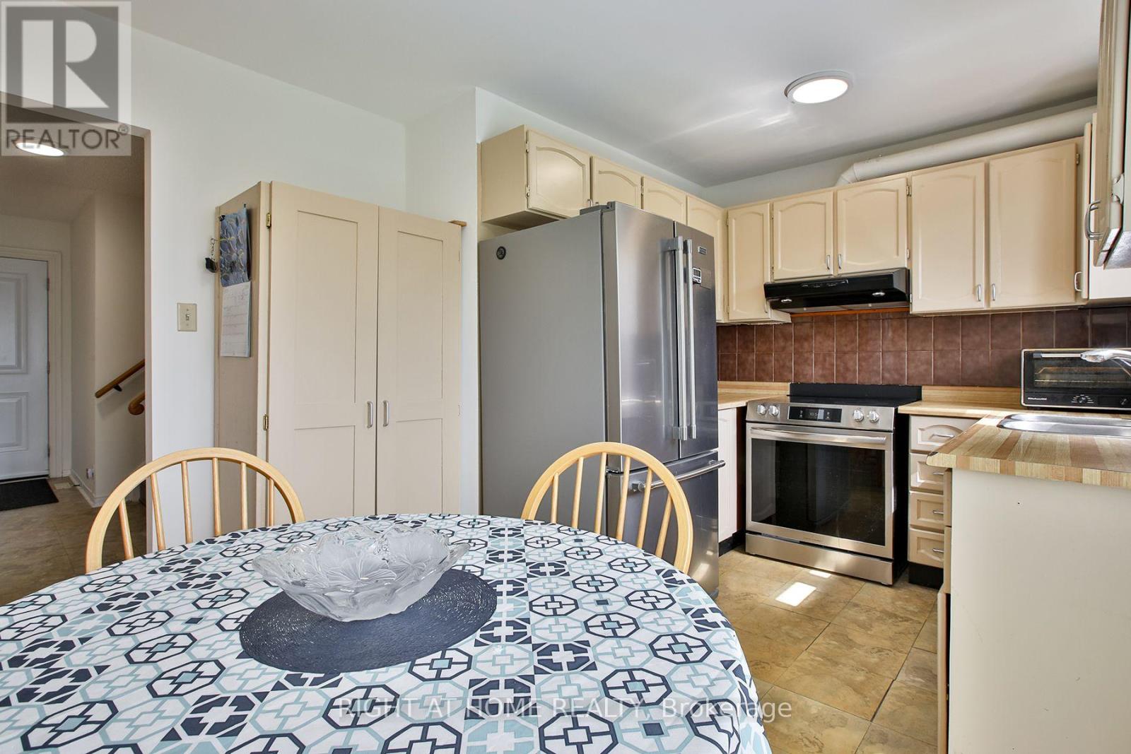56 Cathy Jean Crescent, Toronto, Ontario  M9V 4T3 - Photo 14 - W13562698