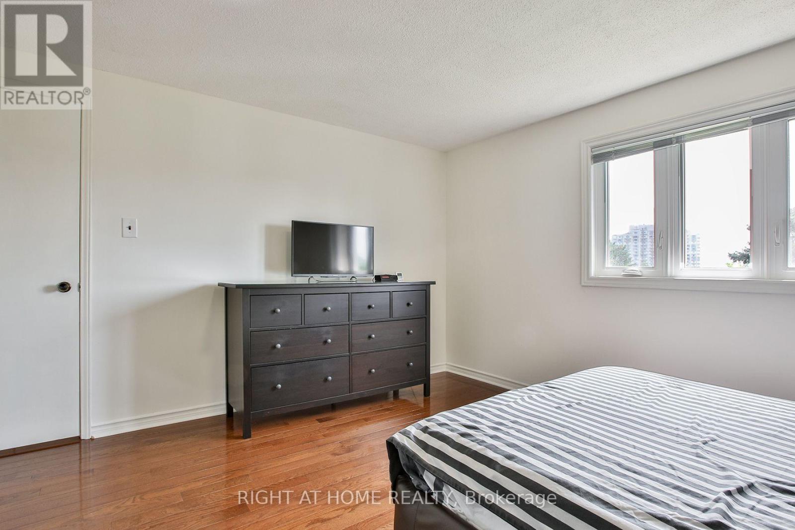 56 Cathy Jean Crescent, Toronto, Ontario  M9V 4T3 - Photo 19 - W13562698