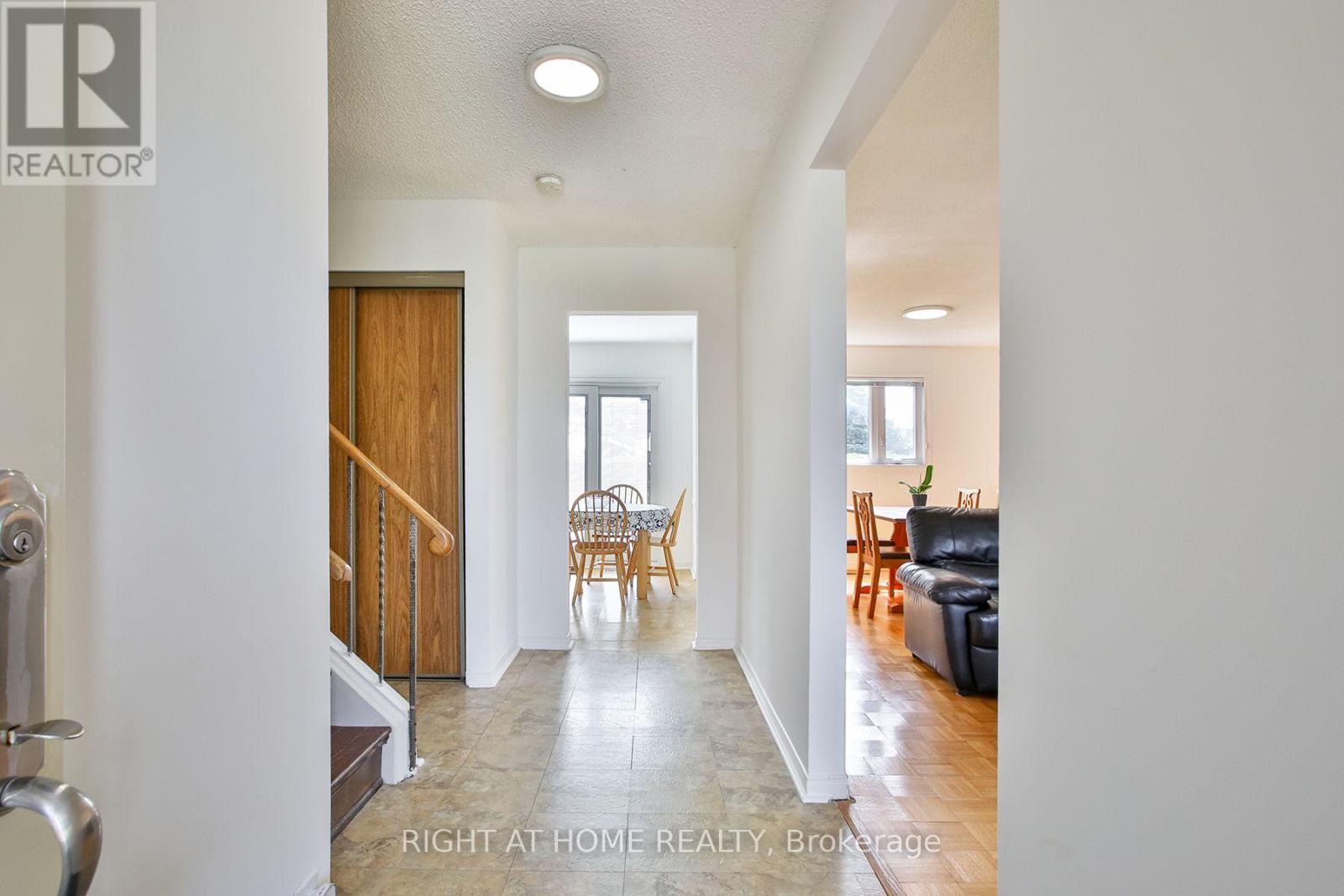 56 Cathy Jean Crescent, Toronto, Ontario  M9V 4T3 - Photo 3 - W13562698