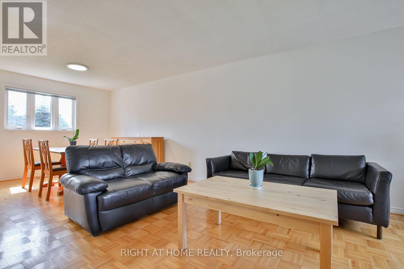 56 Cathy Jean Crescent, Toronto, Ontario  M9V 4T3 - Photo 5 - W13562698