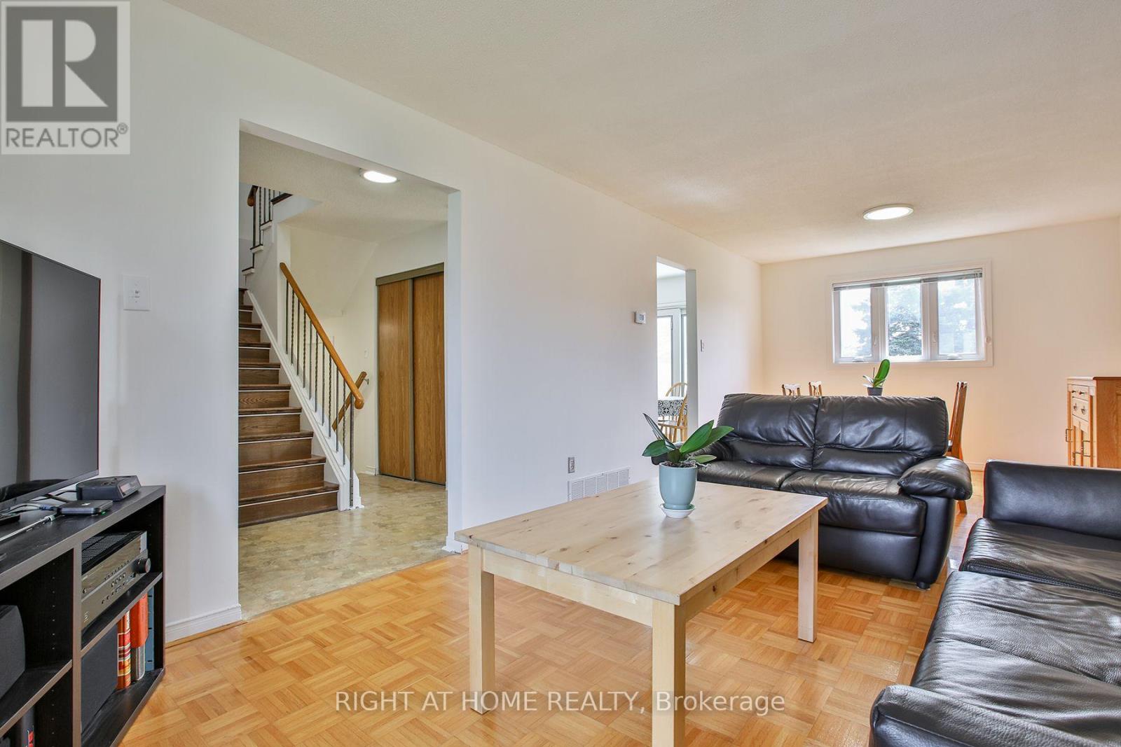 56 Cathy Jean Crescent, Toronto, Ontario  M9V 4T3 - Photo 6 - W13562698