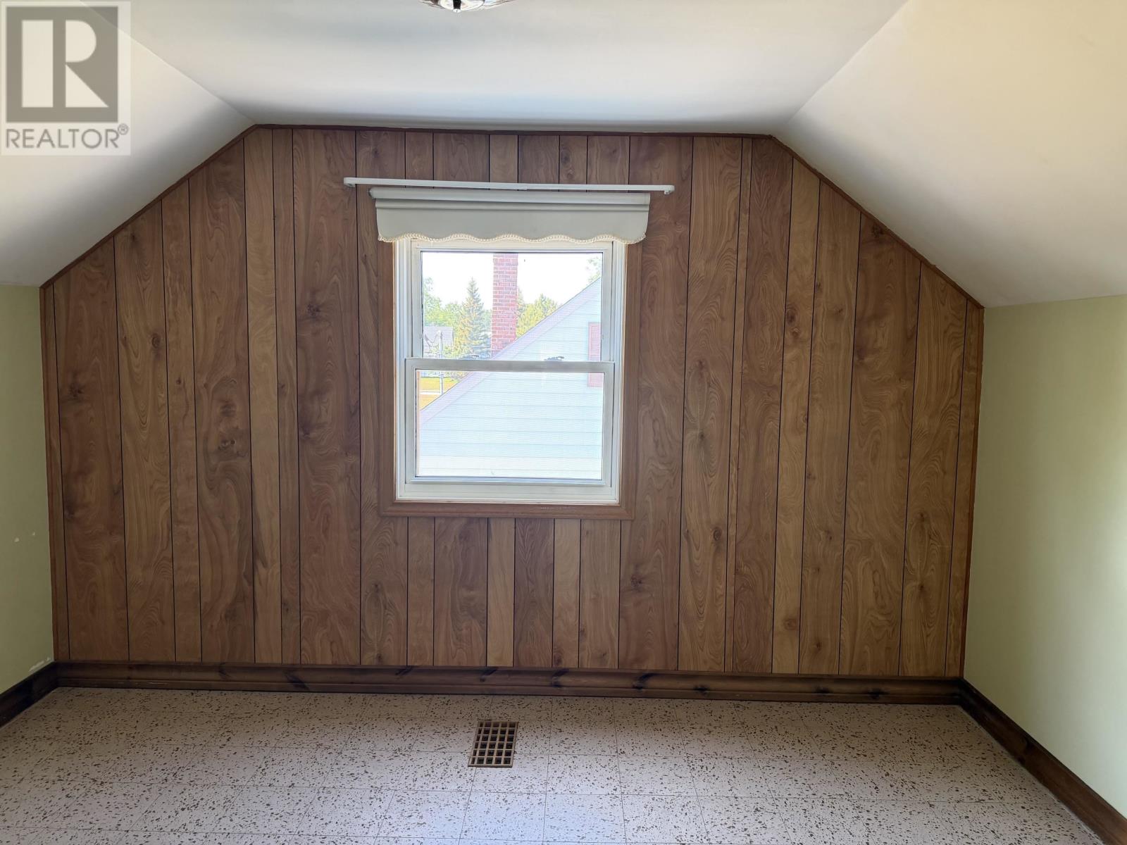 4 Elizabeth Ave, Terrace Bay, Ontario  P0T 2W0 - Photo 14 - TB2601940
