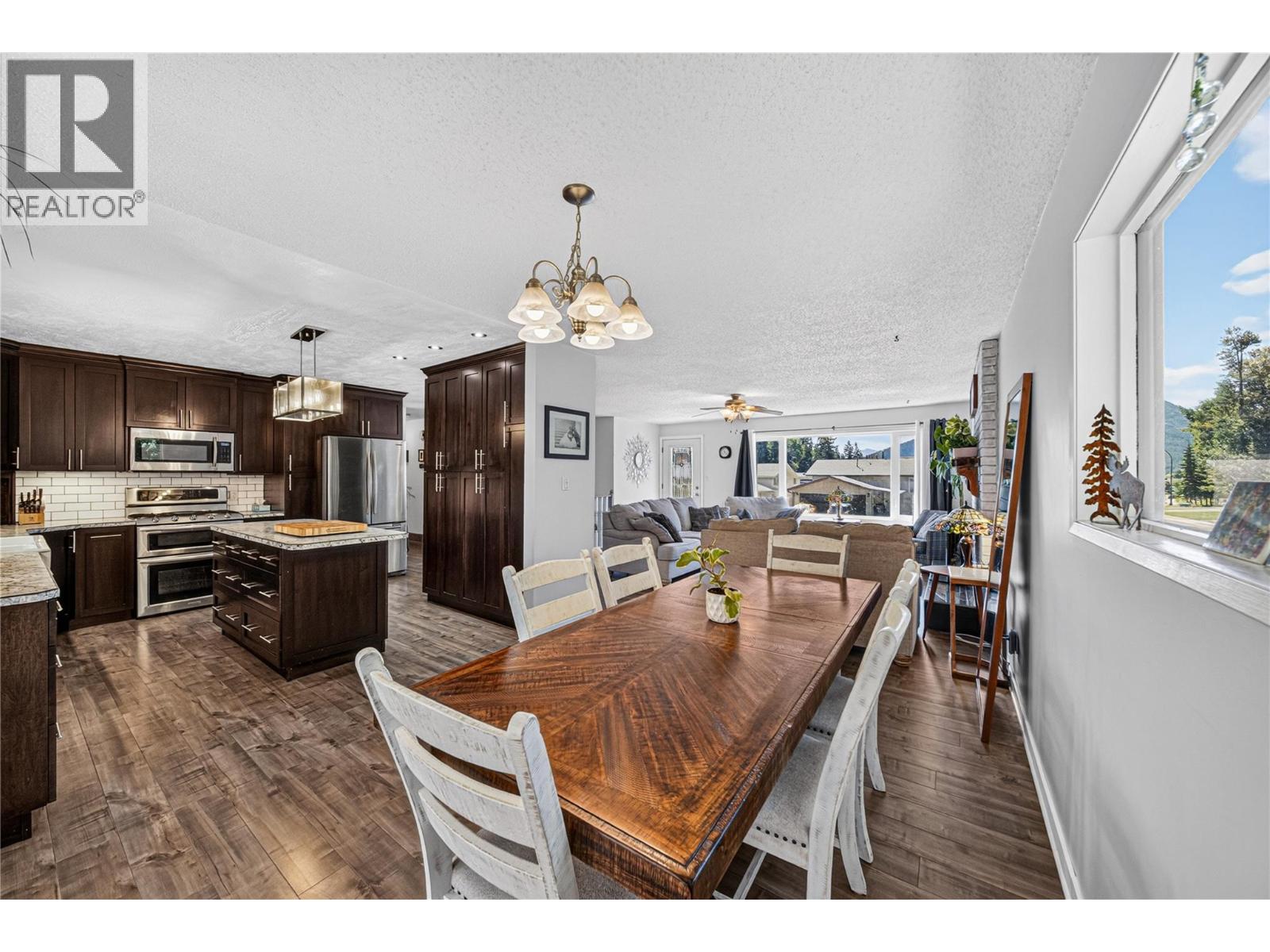 1386 Cypress Drive, Sparwood, British Columbia  V0B 2G2 - Photo 7 - 10394610