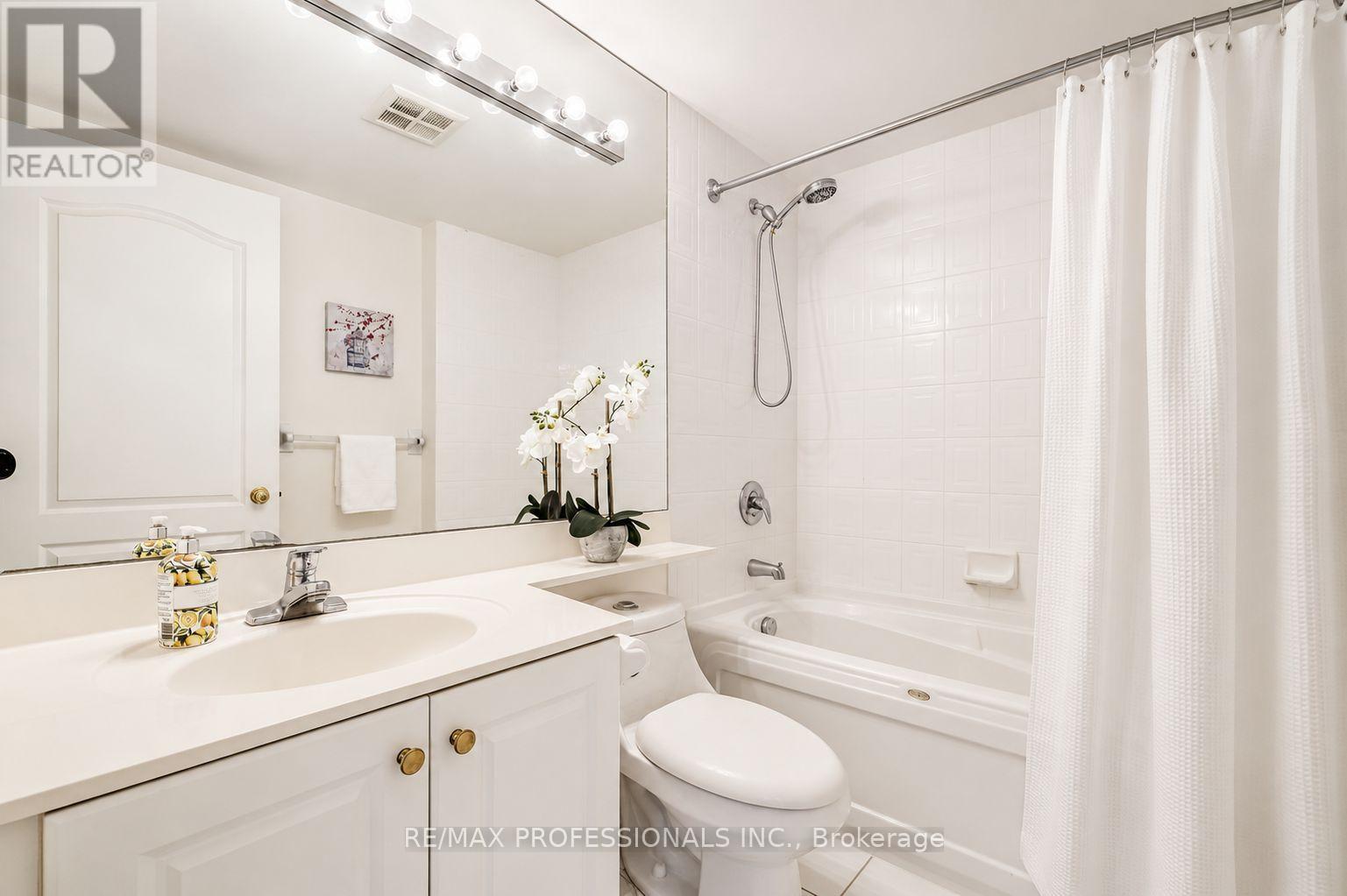 305 - 18 William Carson Crescent, Toronto, Ontario  M2P 2G6 - Photo 8 - C13562298