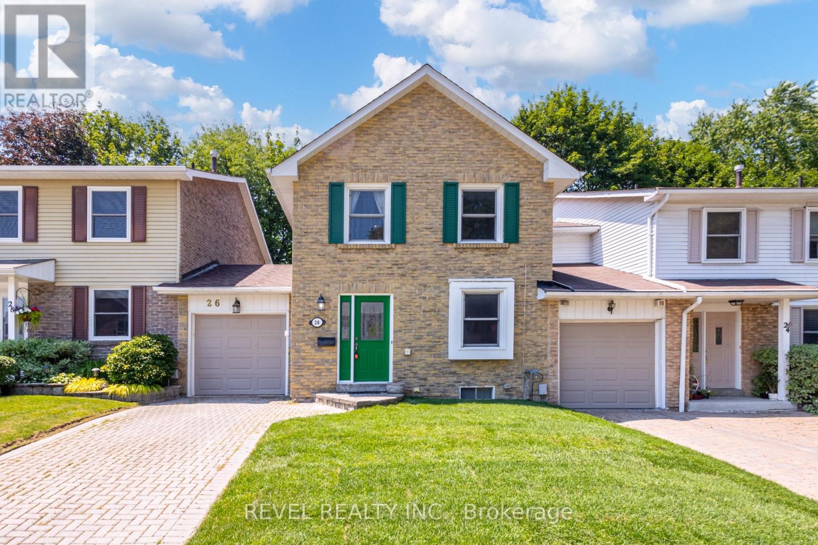26 PARKLAND COURT, Aurora, Ontario