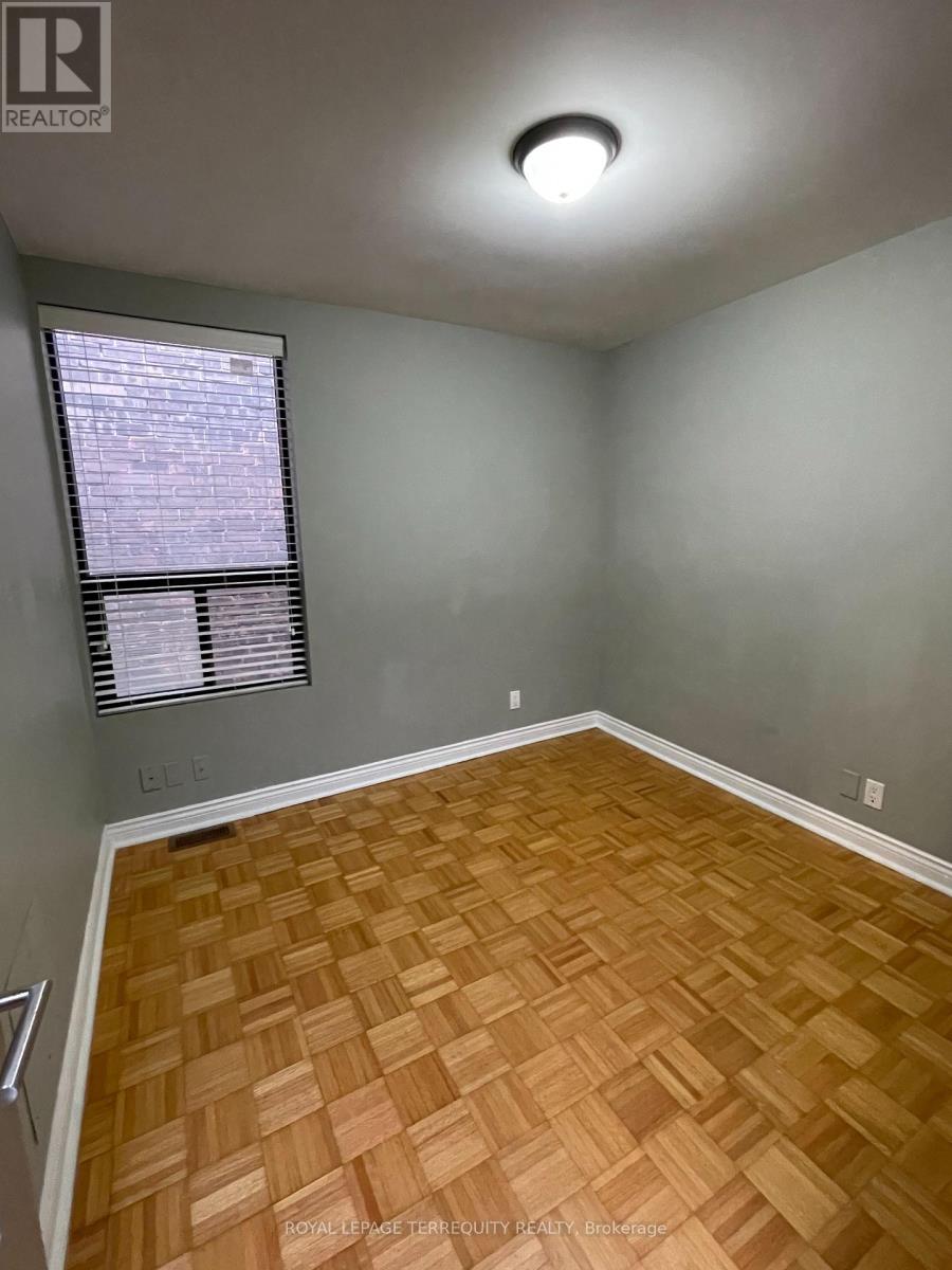 TOP FLOOR - 305 MARGUERETTA STREET