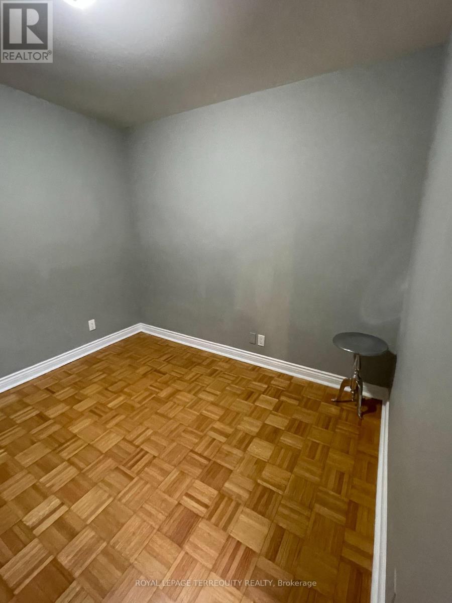 Top Floor - 305 Margueretta Street, Toronto, Ontario M6H 3S4 - Photo 13 - C13562948