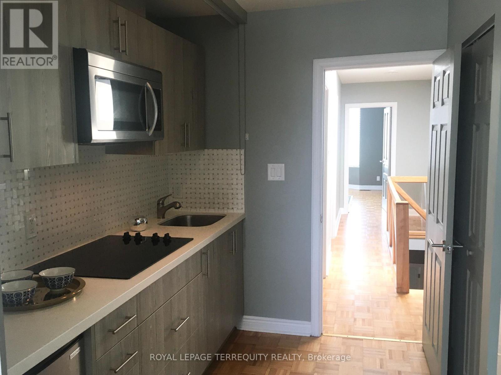 Top Floor - 305 Margueretta Street, Toronto, Ontario M6H 3S4 - Photo 7 - C13562948