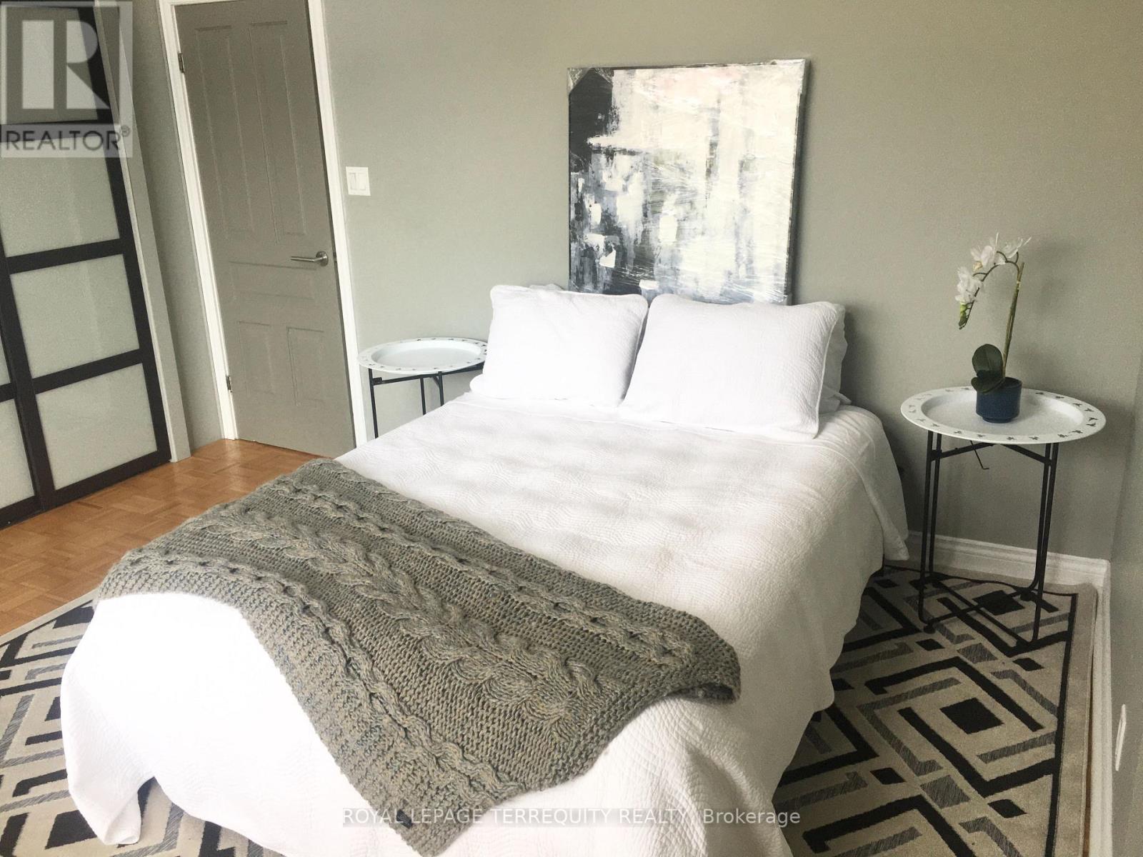 Top Floor - 305 Margueretta Street, Toronto, Ontario M6H 3S4 - Photo 9 - C13562948