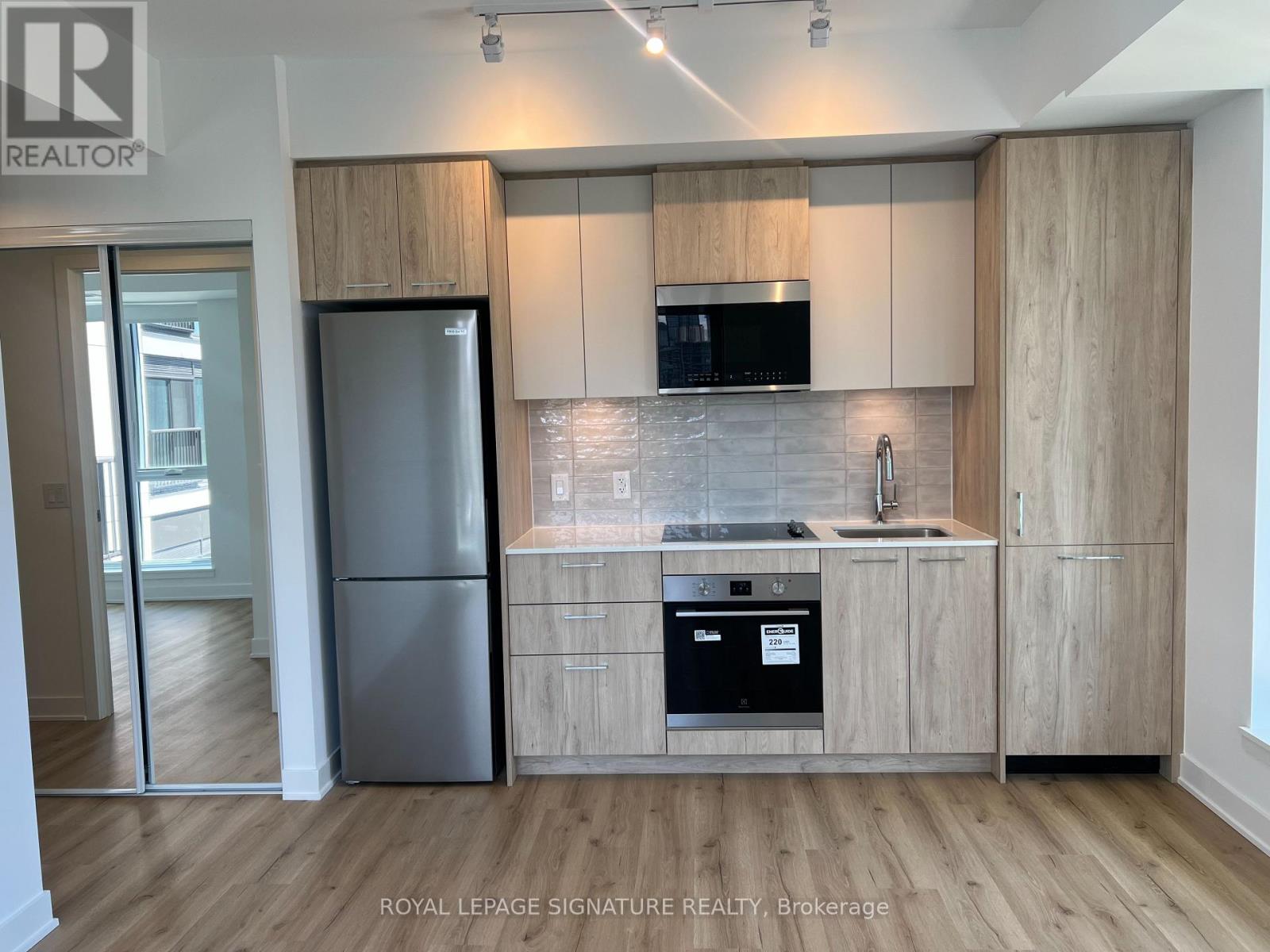 931 - 30 Dreamers Way, Toronto, Ontario  M5A 0Y7 - Photo 4 - C13563010