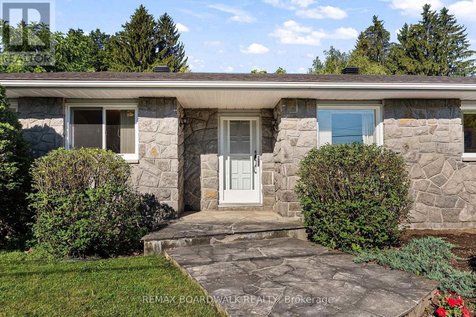 3572 Woodroffe Avenue, Ottawa, Ontario  K2J 4G7 - Photo 3 - X13562870