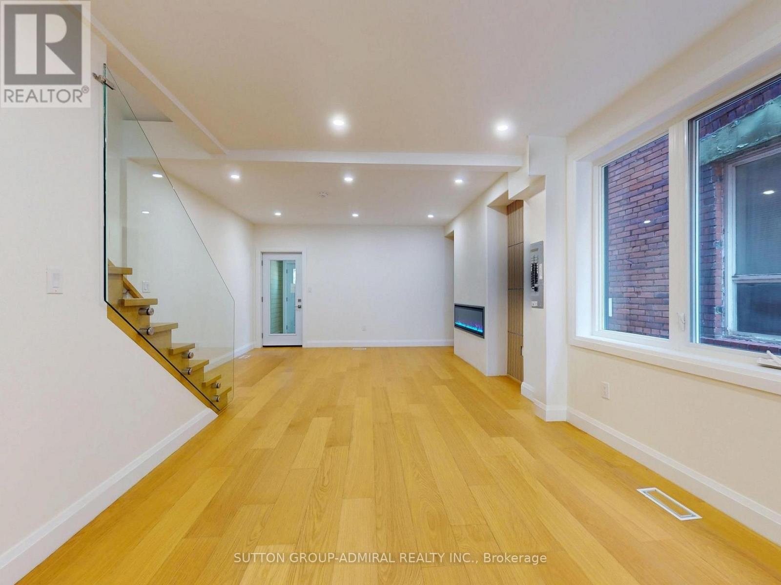 109 Fermanagh Avenue, Toronto, Ontario  M6R 1M1 - Photo 10 - W13562774