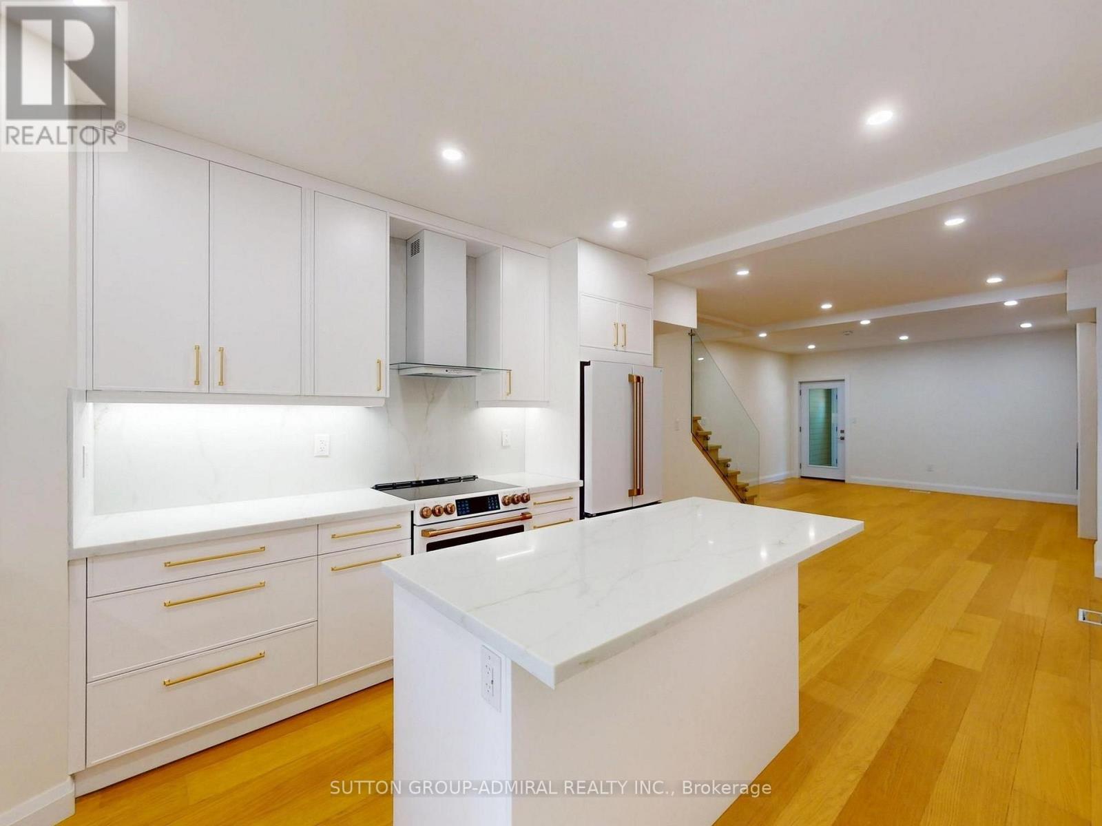 109 Fermanagh Avenue, Toronto, Ontario  M6R 1M1 - Photo 11 - W13562774