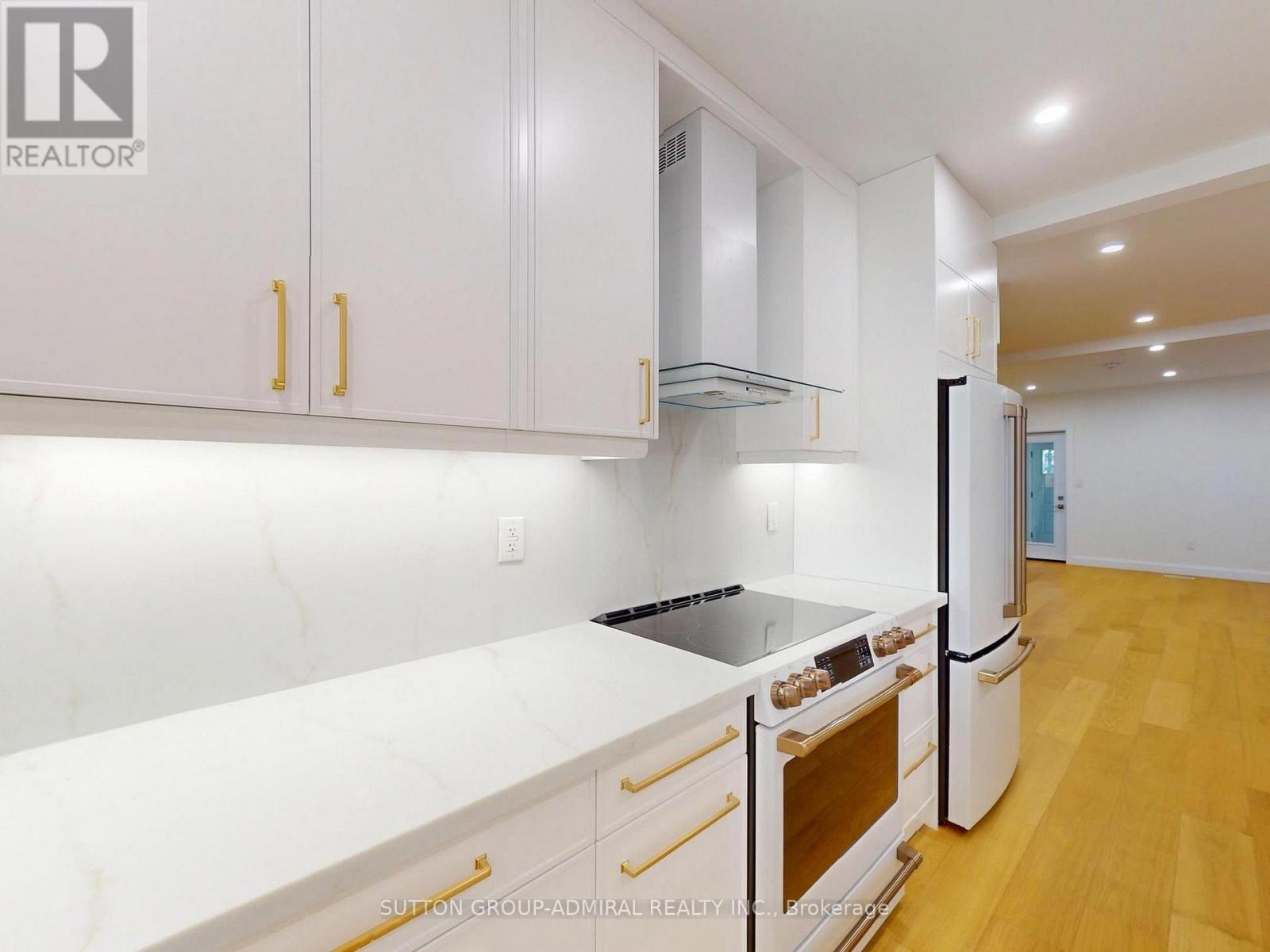 109 Fermanagh Avenue, Toronto, Ontario  M6R 1M1 - Photo 12 - W13562774