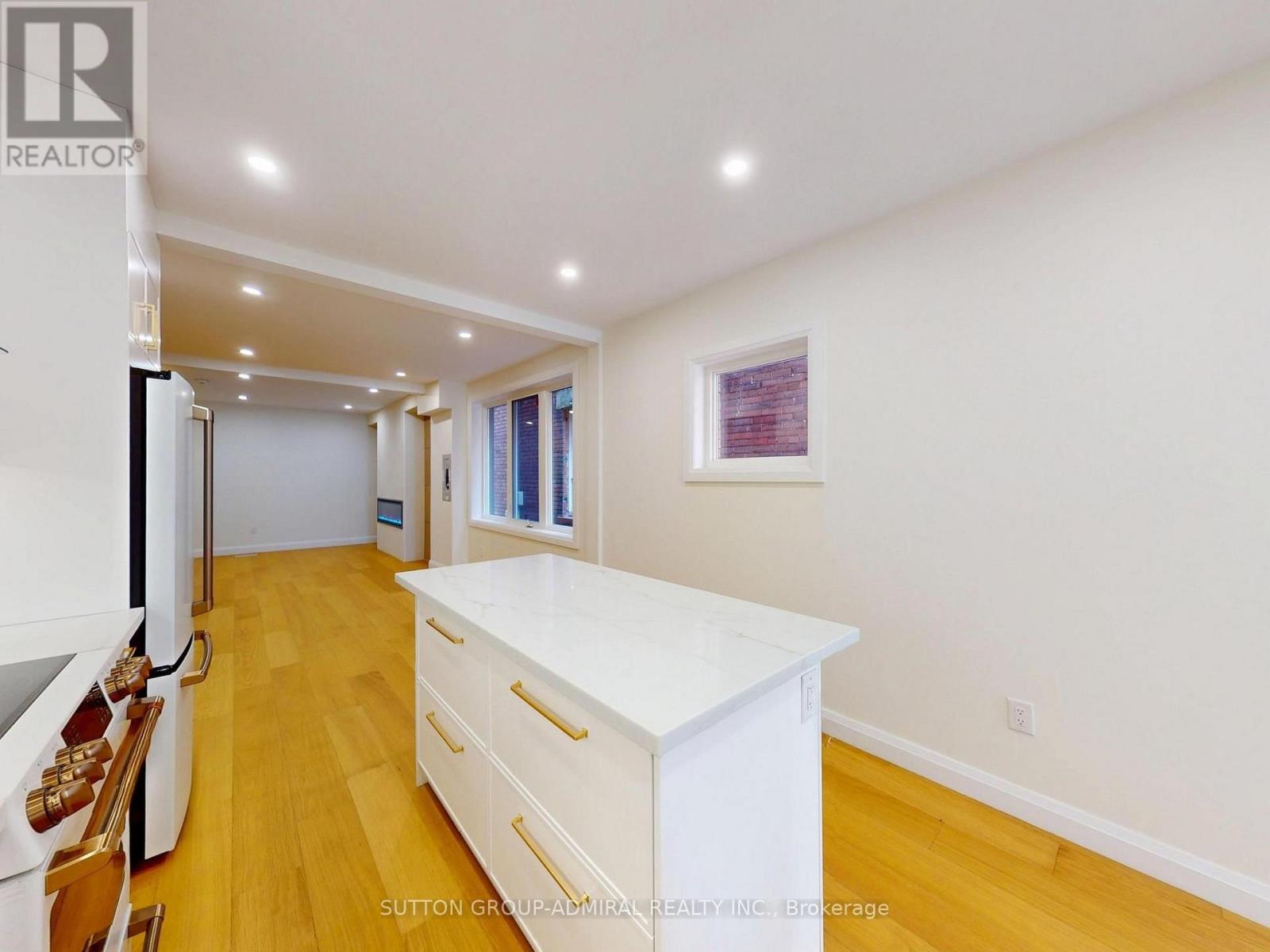 109 Fermanagh Avenue, Toronto, Ontario  M6R 1M1 - Photo 13 - W13562774