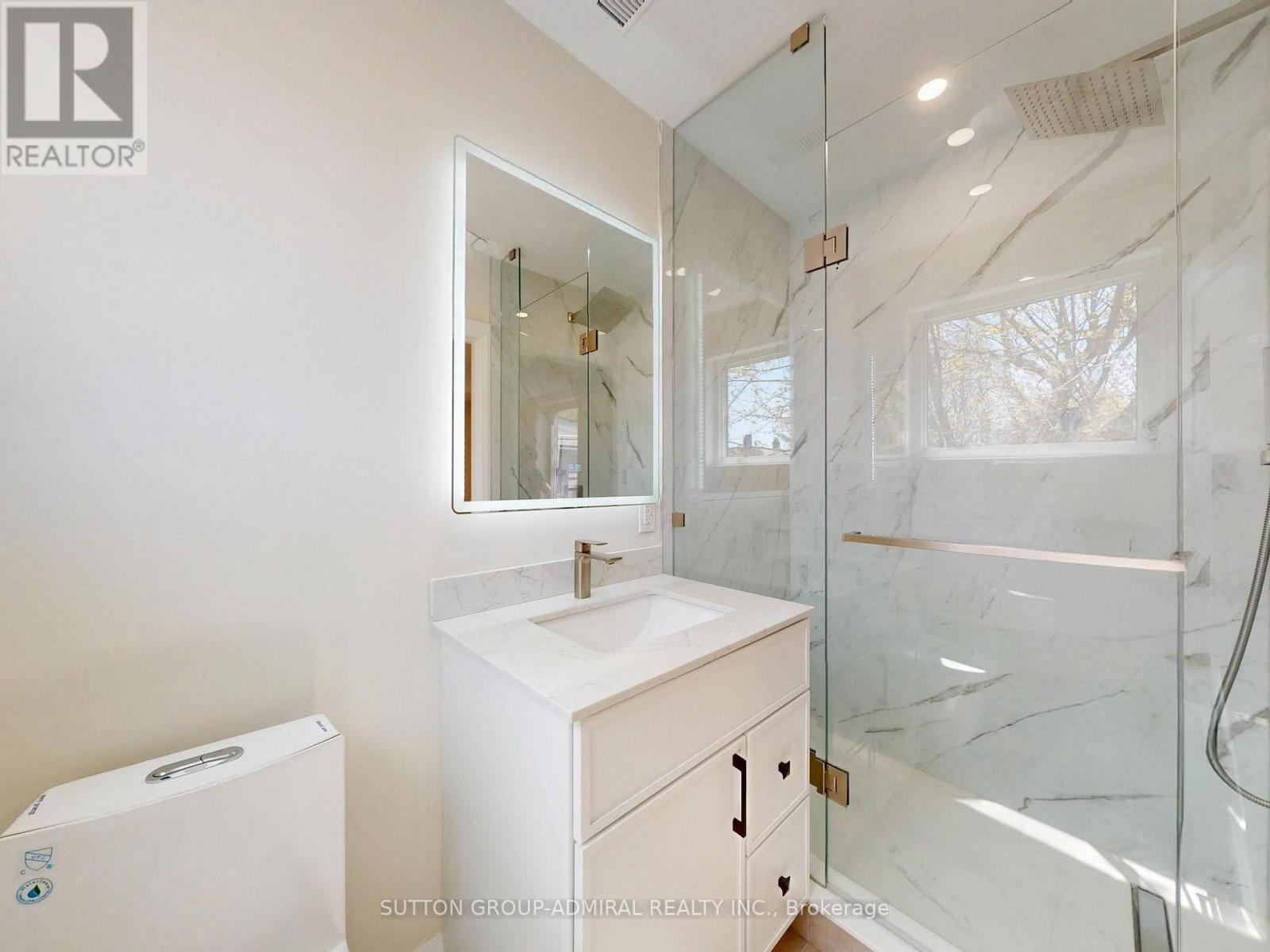 109 Fermanagh Avenue, Toronto, Ontario  M6R 1M1 - Photo 19 - W13562774