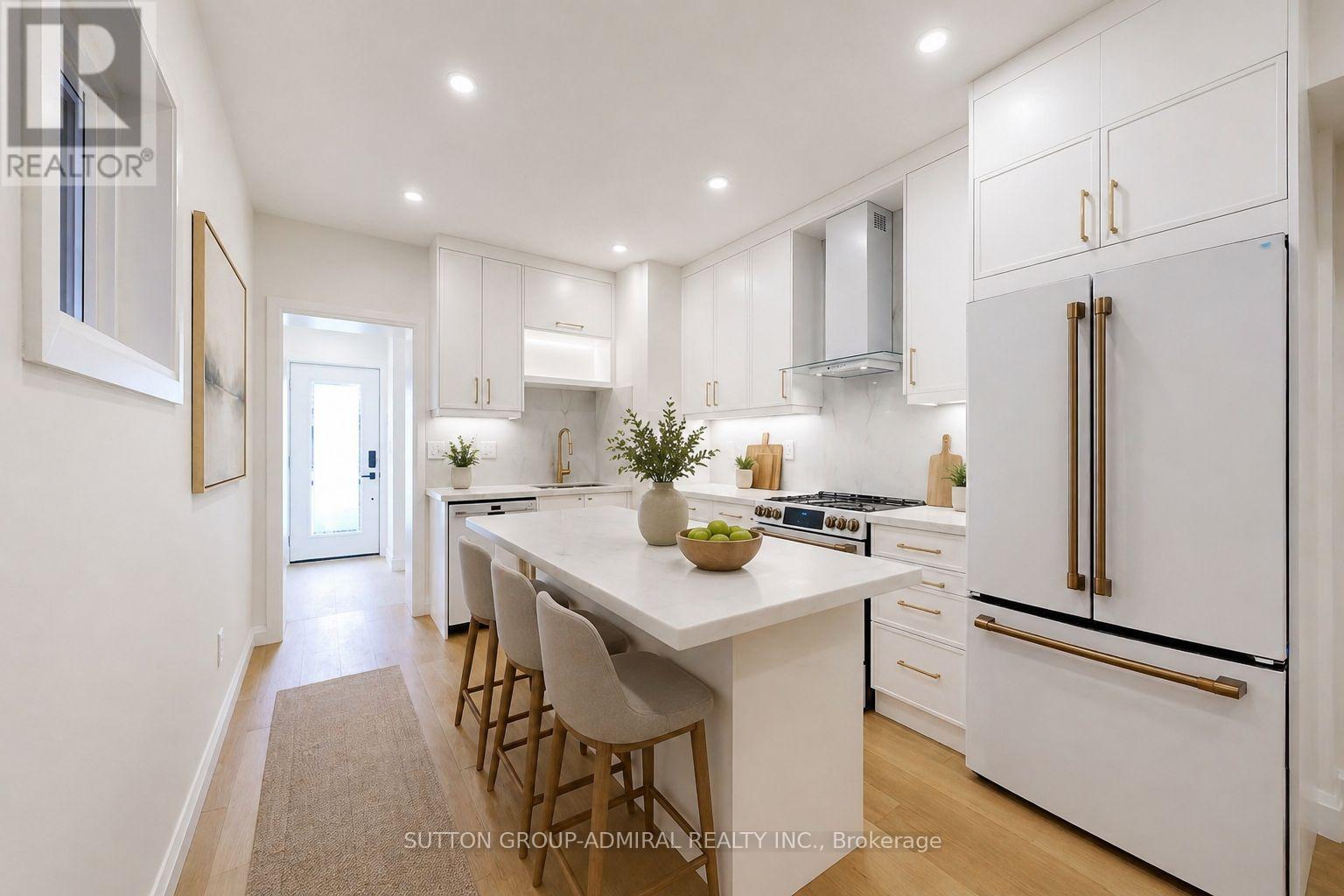 109 Fermanagh Avenue, Toronto, Ontario  M6R 1M1 - Photo 2 - W13562774