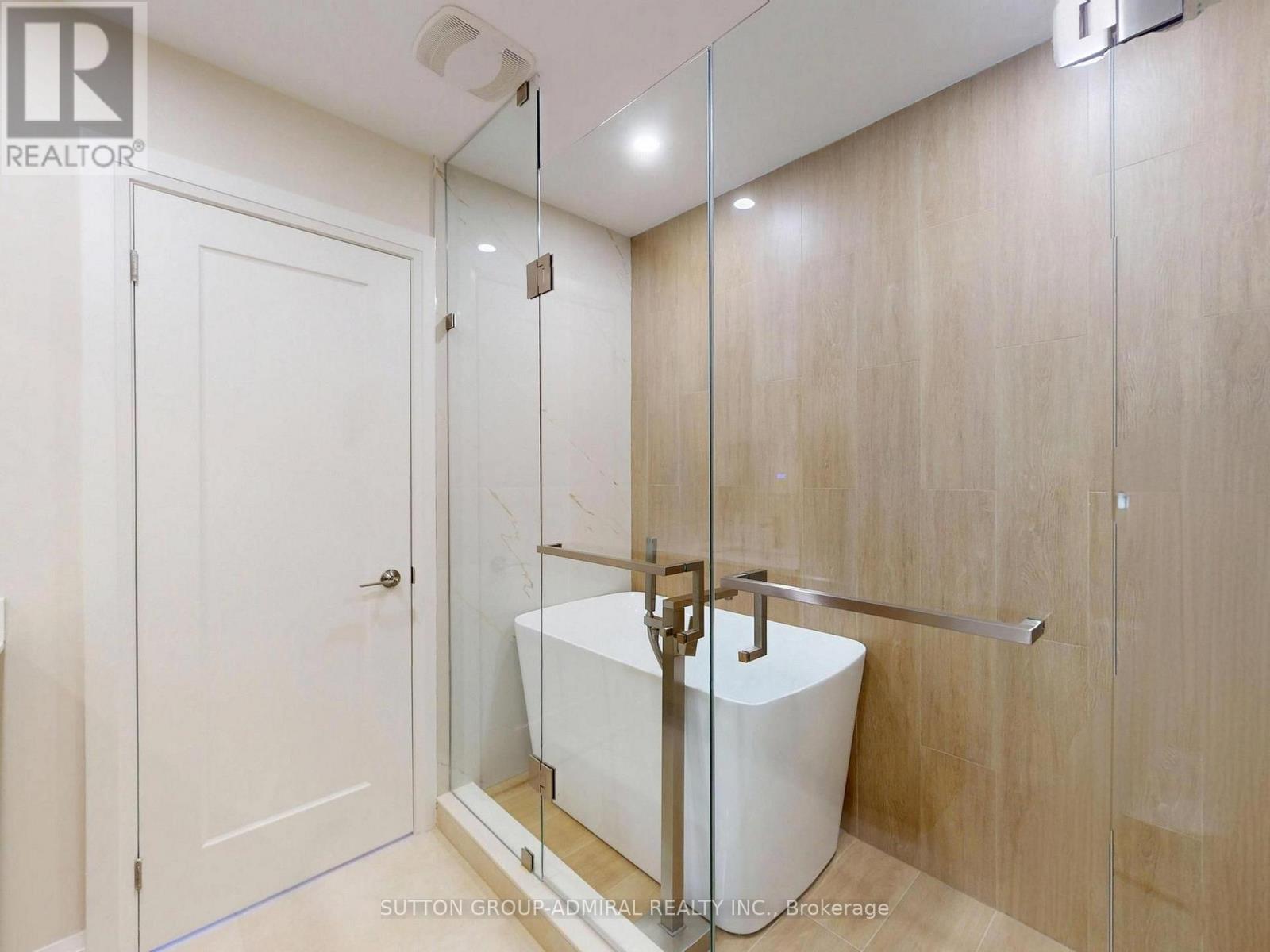 109 Fermanagh Avenue, Toronto, Ontario  M6R 1M1 - Photo 24 - W13562774