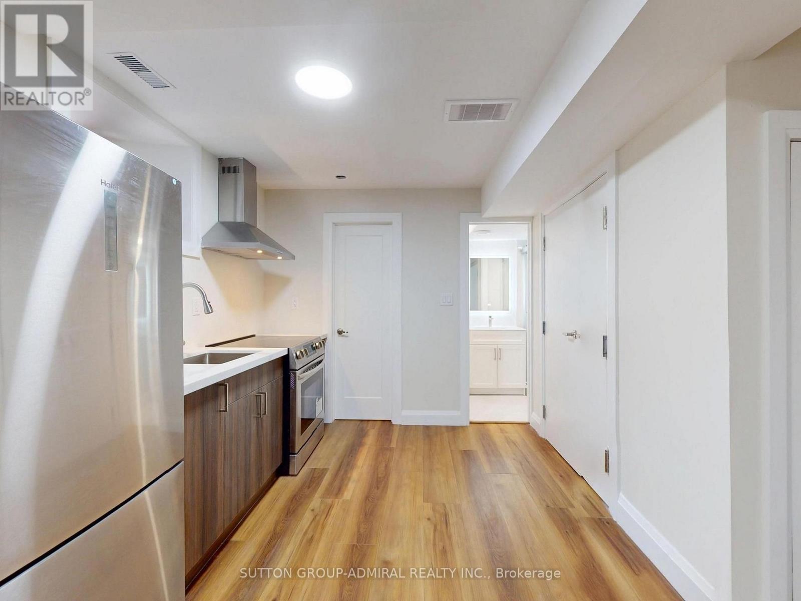 109 Fermanagh Avenue, Toronto, Ontario  M6R 1M1 - Photo 27 - W13562774