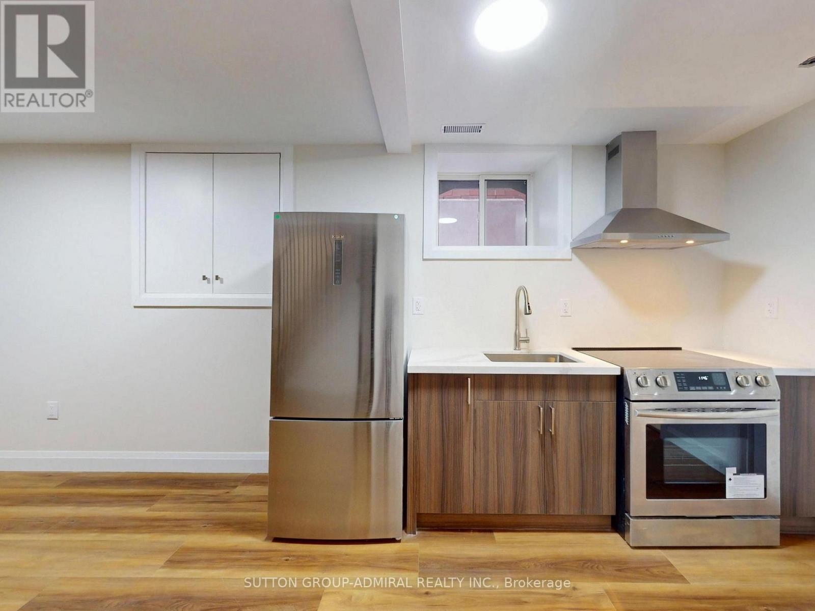 109 Fermanagh Avenue, Toronto, Ontario  M6R 1M1 - Photo 28 - W13562774