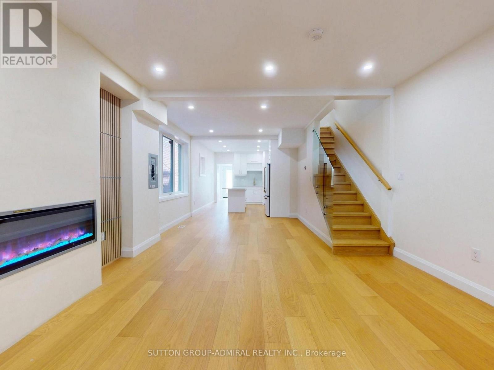109 Fermanagh Avenue, Toronto, Ontario  M6R 1M1 - Photo 7 - W13562774