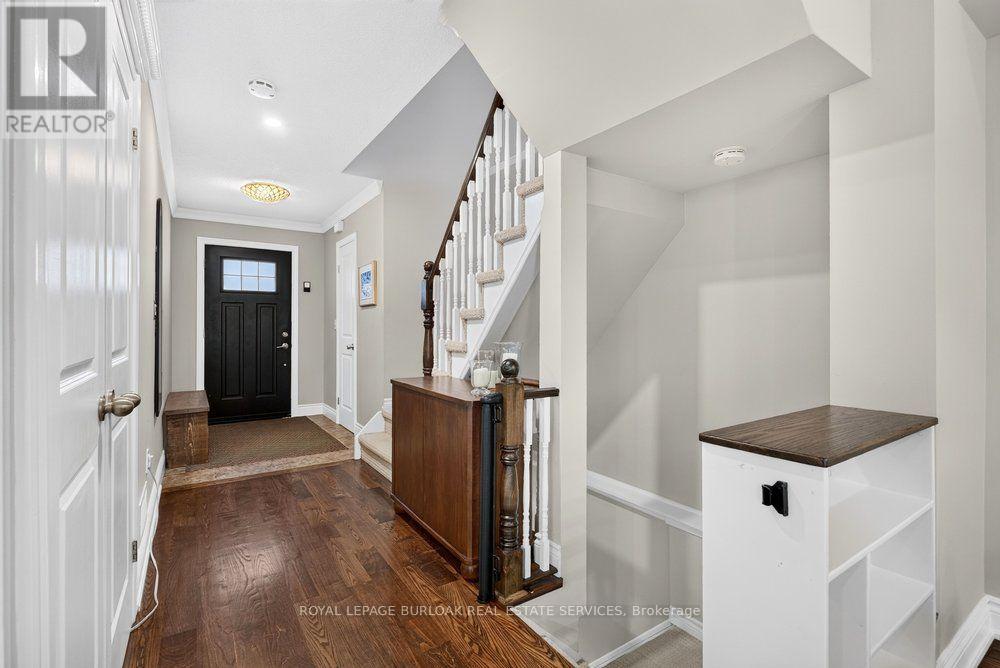 2354 Marine Drive, Oakville, Ontario  L6L 1C4 - Photo 5 - W13562906
