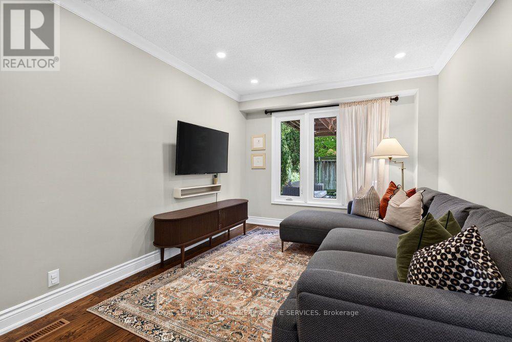 2354 Marine Drive, Oakville, Ontario  L6L 1C4 - Photo 7 - W13562906