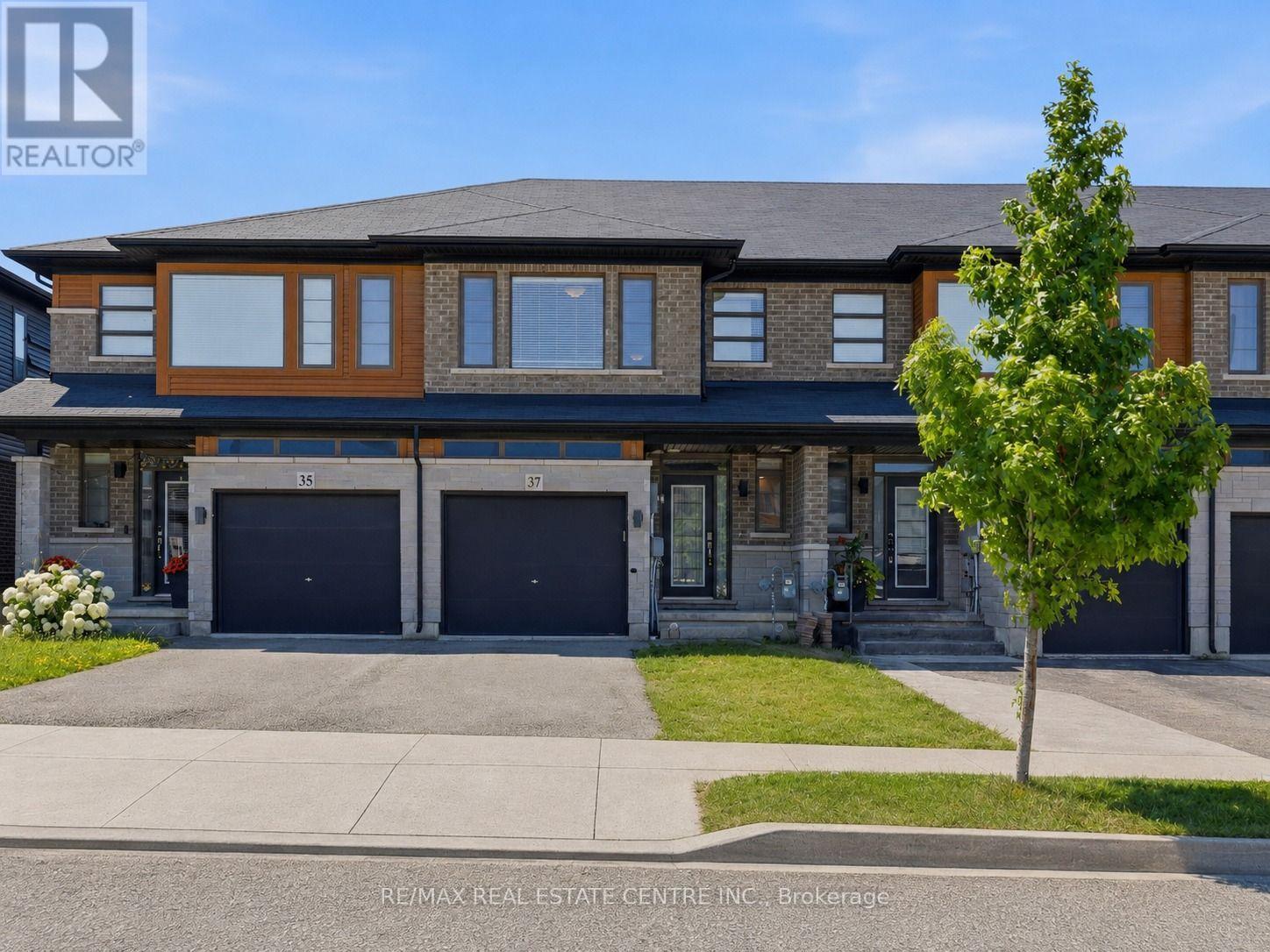 37 GREENWICH AVENUE, Hamilton (Stoney Creek Mountain)