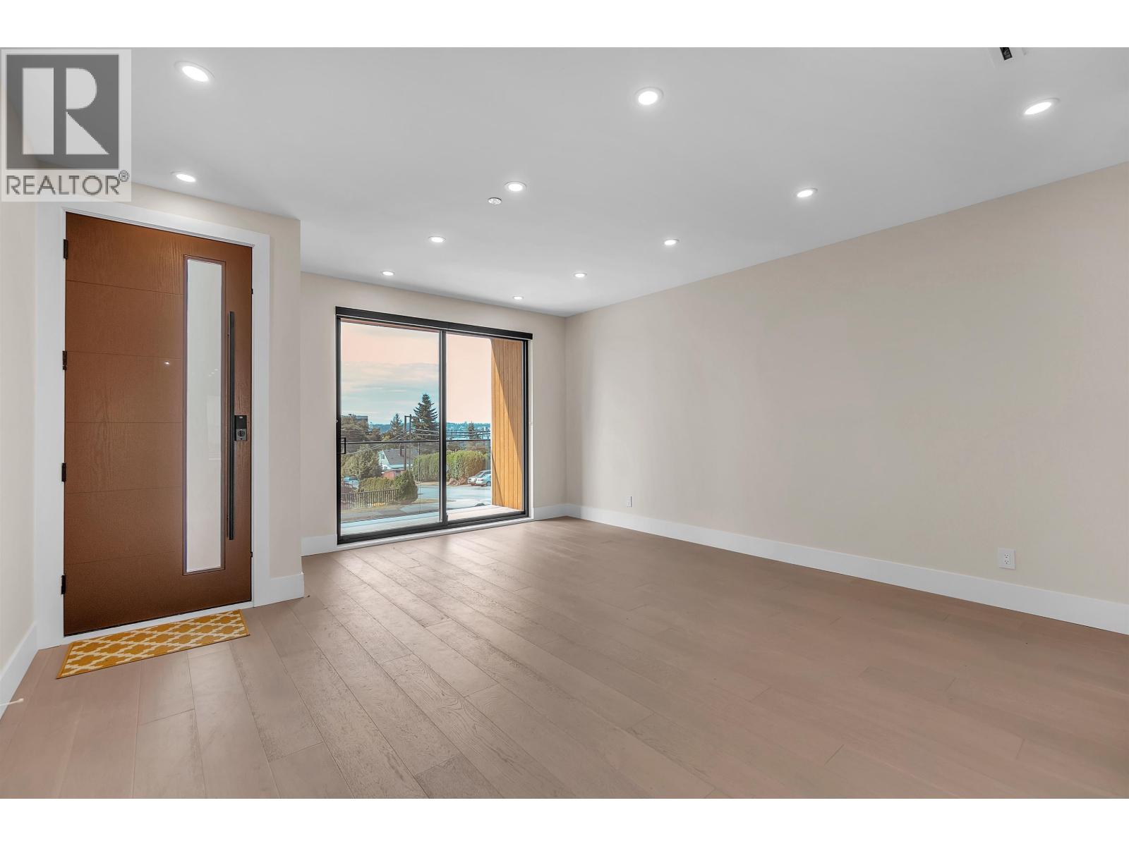 504 E 5th Street, North Vancouver, British Columbia  V7L 1M4 - Photo 4 - R3146088